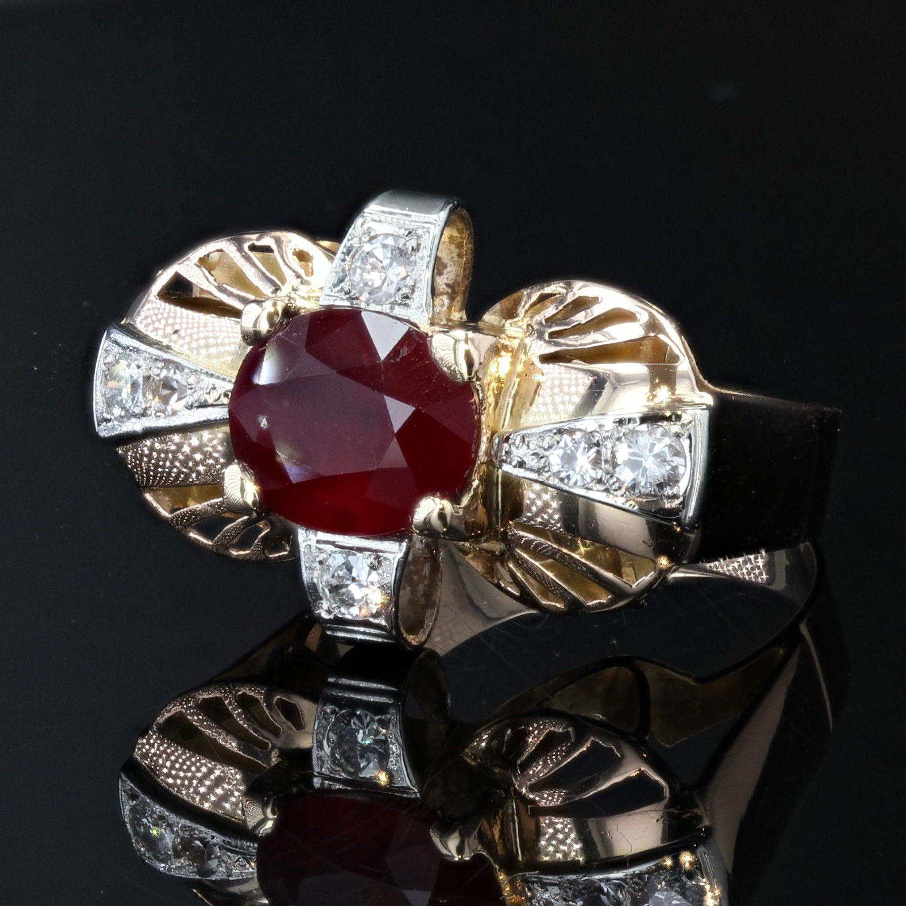1940s Ruby Diamonds 18 Karat Yellow Gold Ring For Sale 1