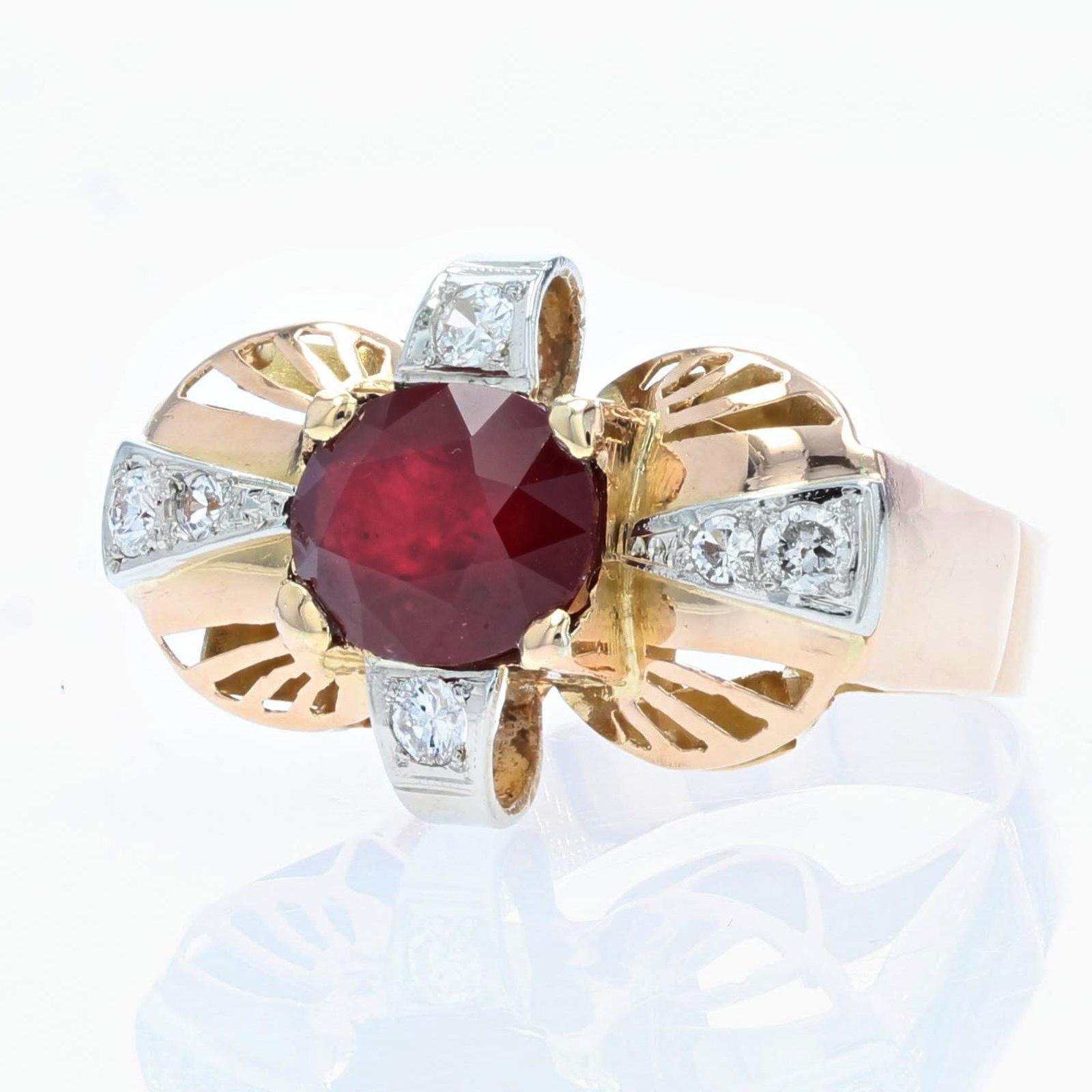 1940s Ruby Diamonds 18 Karat Yellow Gold Ring For Sale 2