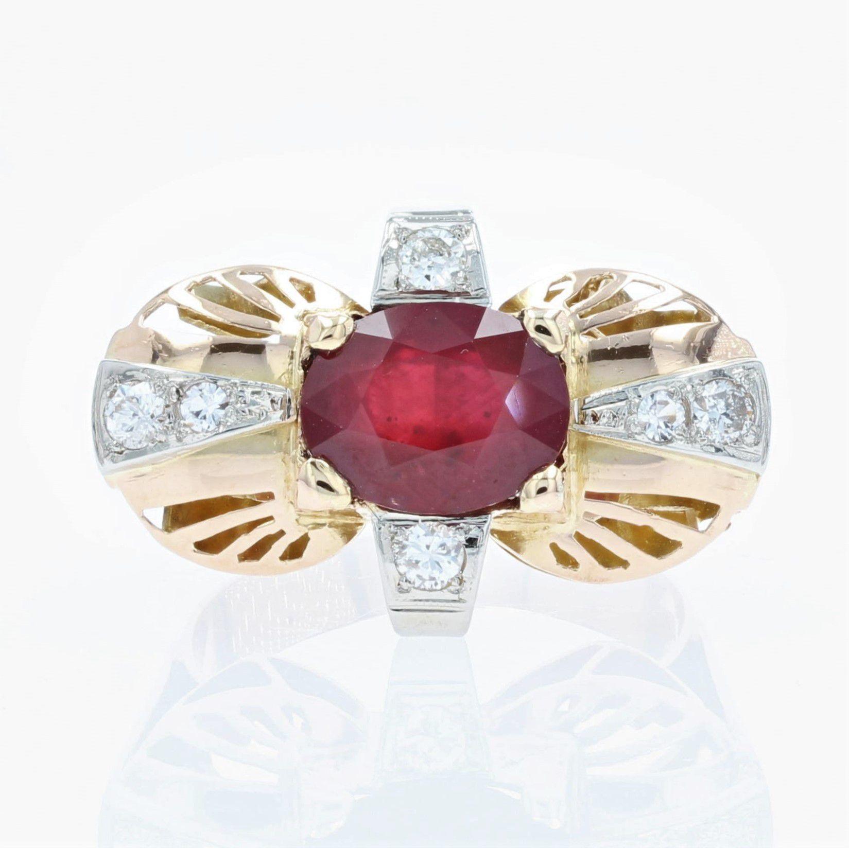 1940s Ruby Diamonds 18 Karat Yellow Gold Ring For Sale 5