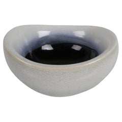 1940's Russel Wright for Bauer Art Pottery - Grand bol ovale gris clair et bleu