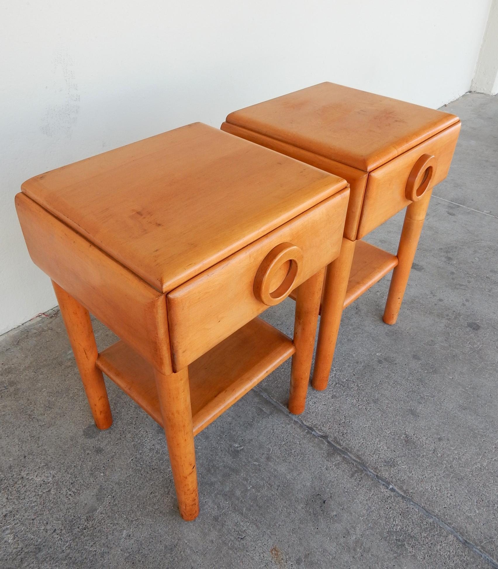 1940s Russell Wright Design American Modern Side Tables In Good Condition In Las Vegas, NV