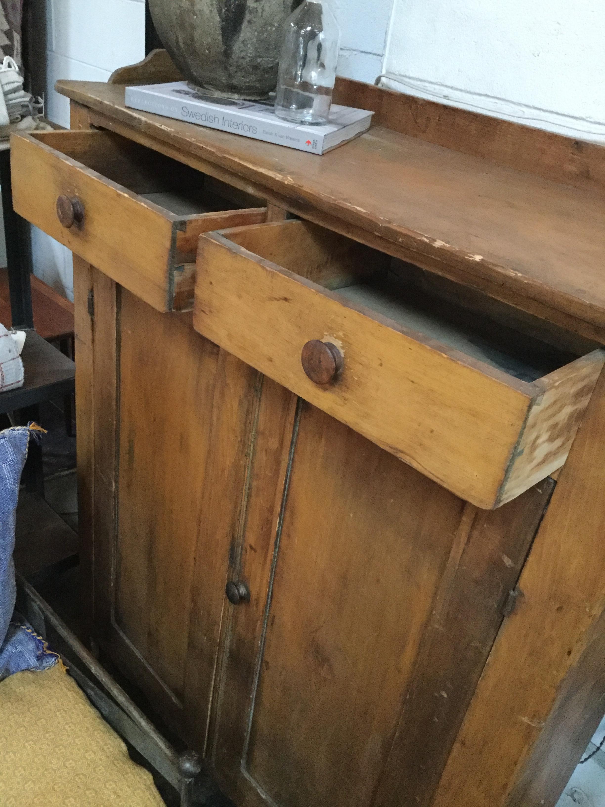 1940s Rustic American Wood Hutch In Good Condition In Los Angeles, CA