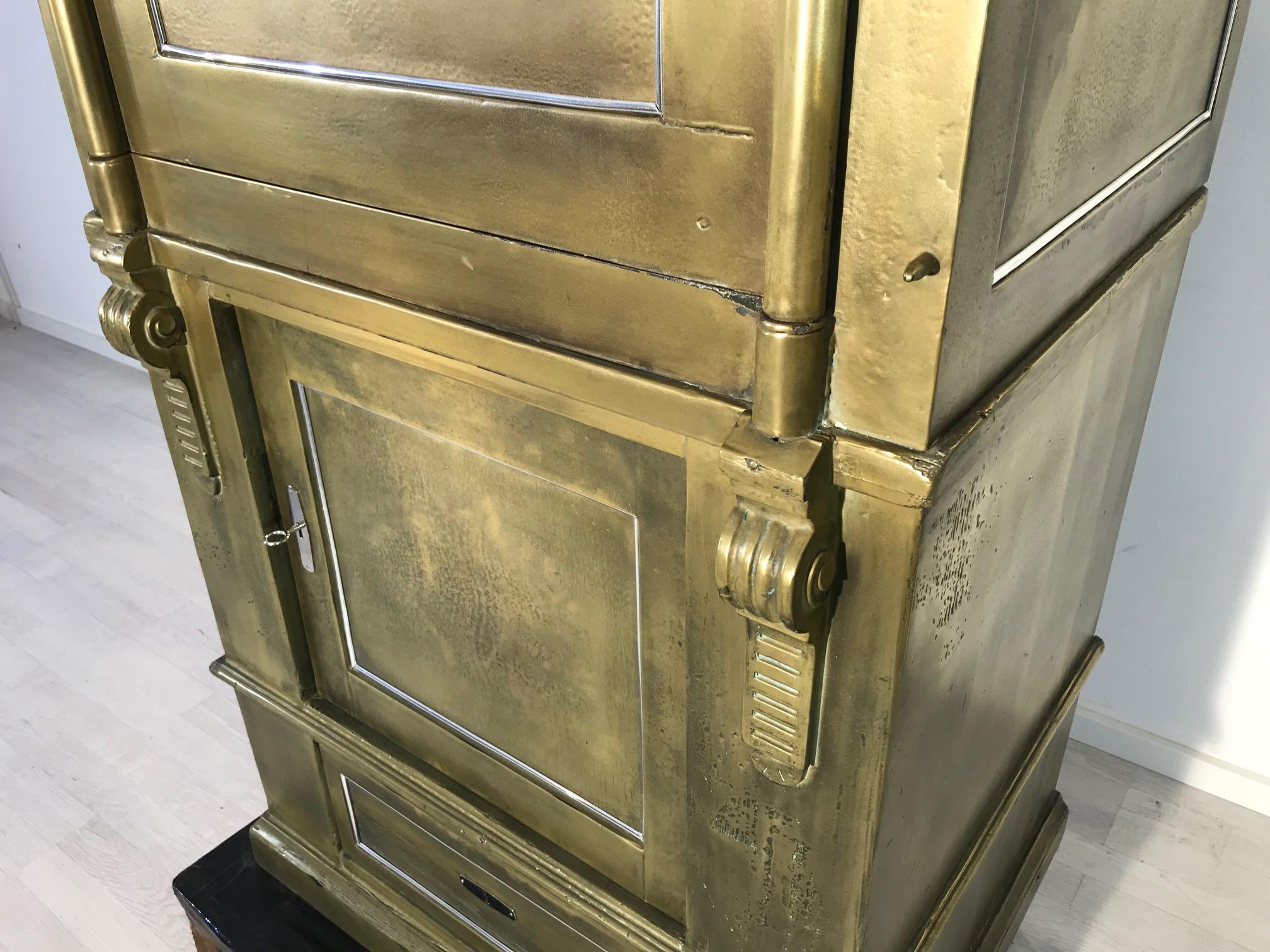 1940s Safe or Vault, Restored Designer Piece In Good Condition In Senden, NRW
