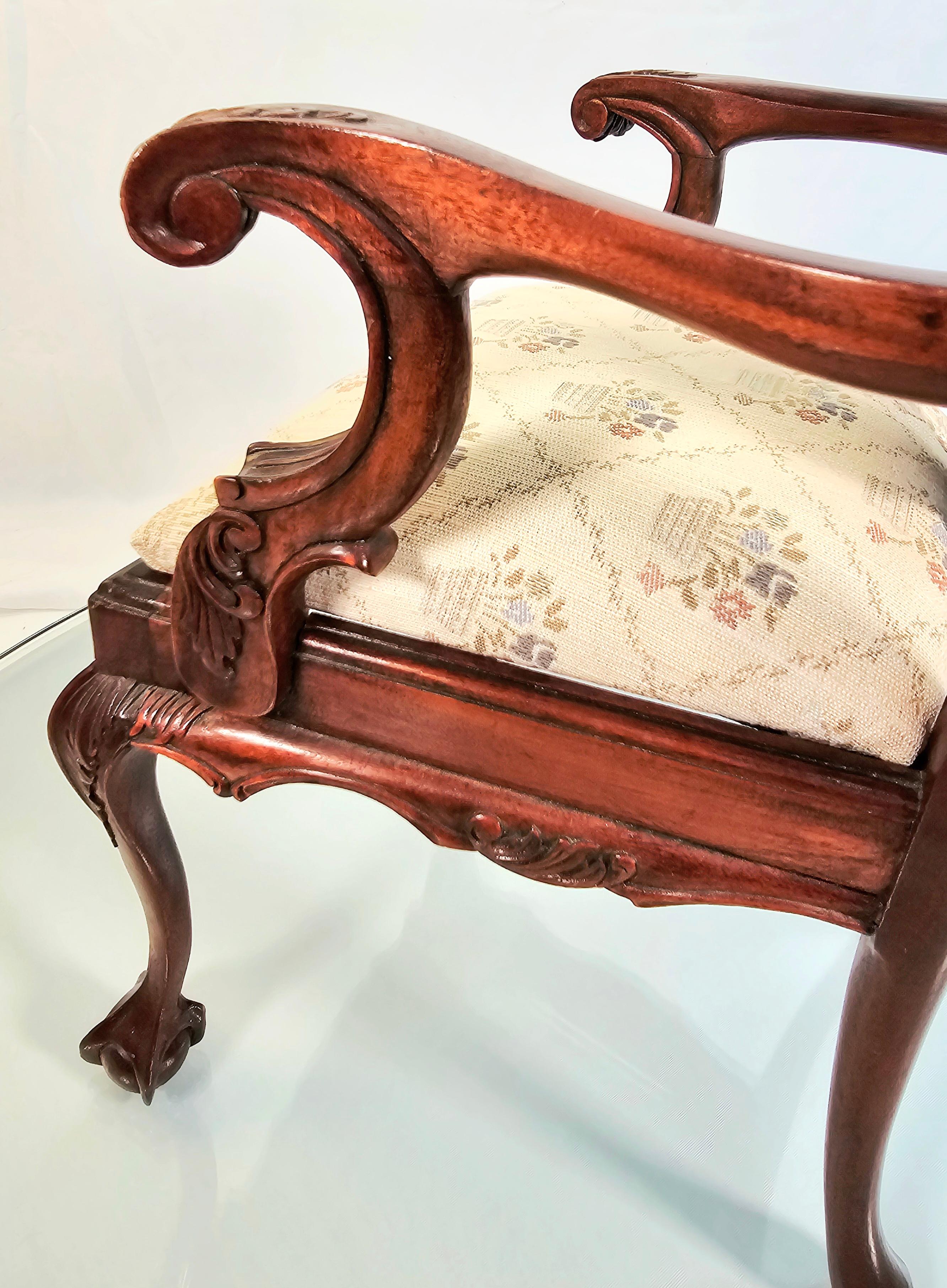 Chaise Chippendale des années 1940, échantillon de vendeur en vente 1