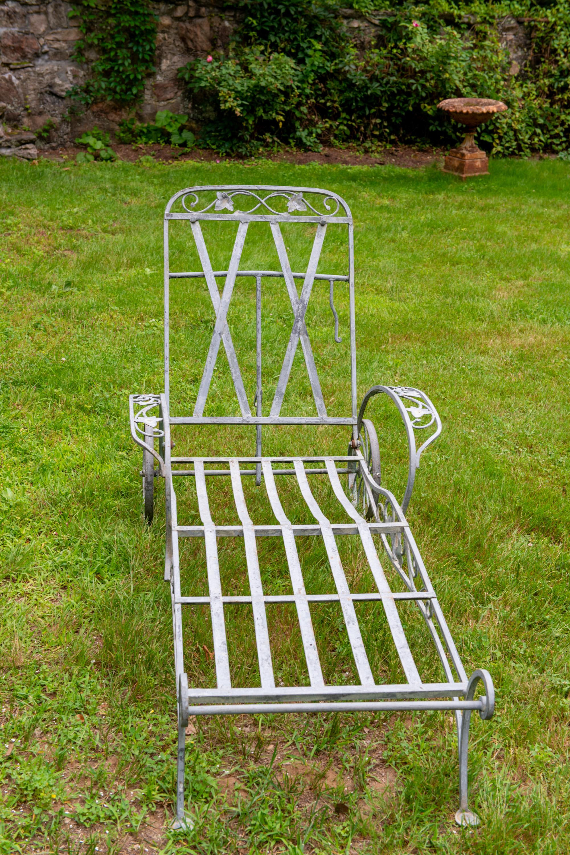 1940s Salterini Wrought Iron Chaise Lounge For Sale 8