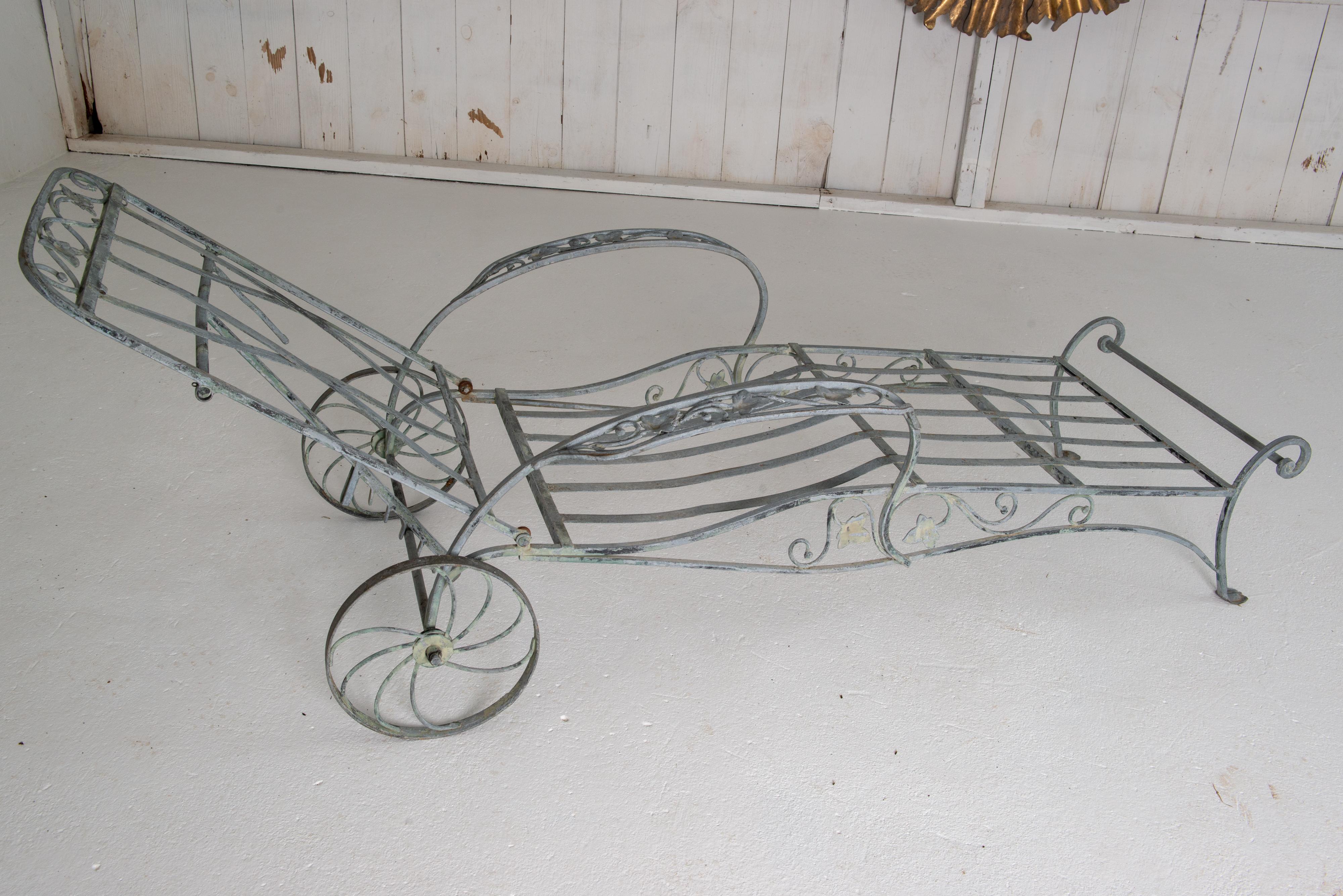 1940s Salterini Wrought Iron Chaise Lounge For Sale 1