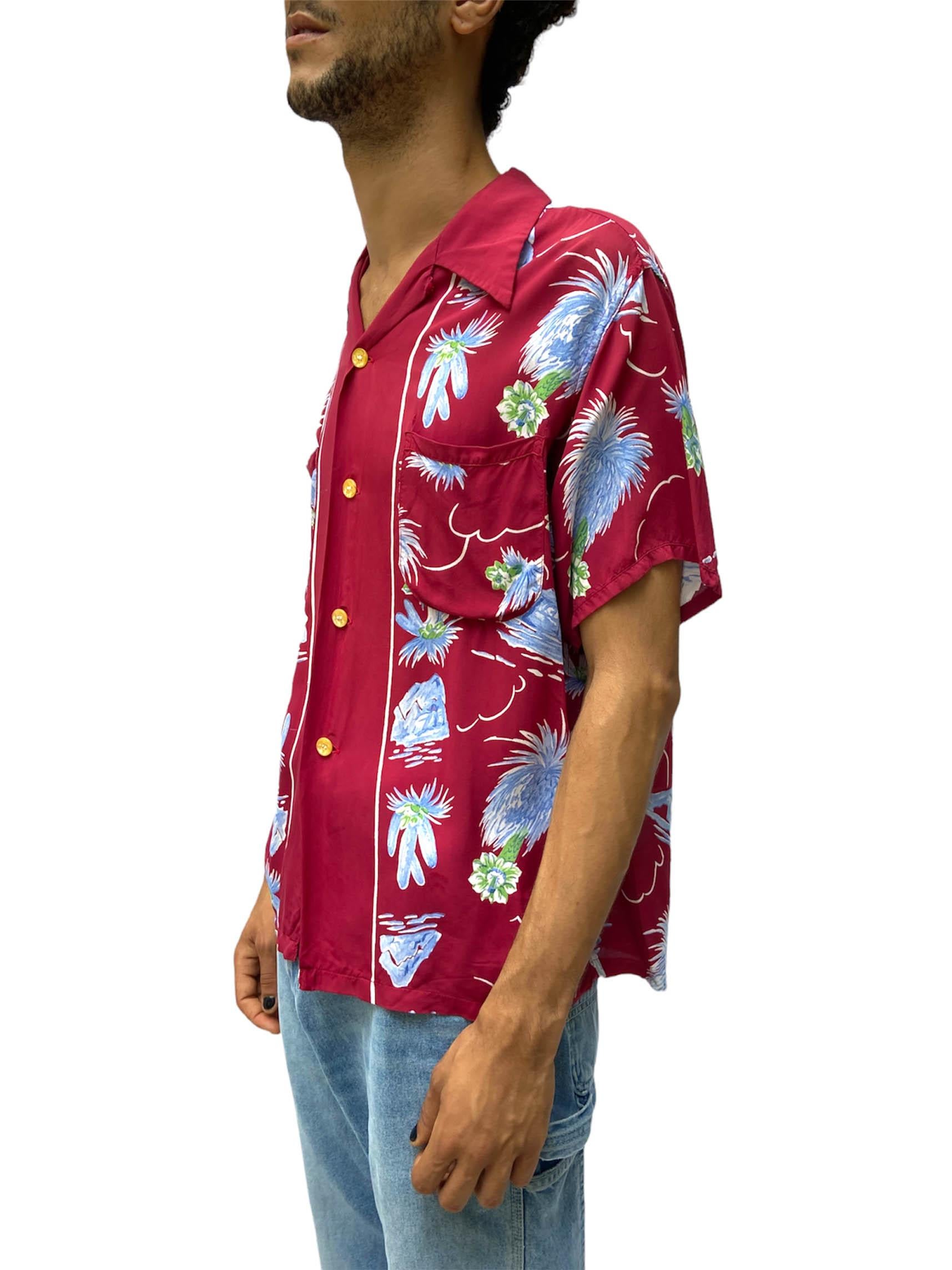 1940er Jahre Sandy Mac Donald Burgunderfarbenes Hawaiihemd aus geblümter Rayon (Braun) im Angebot