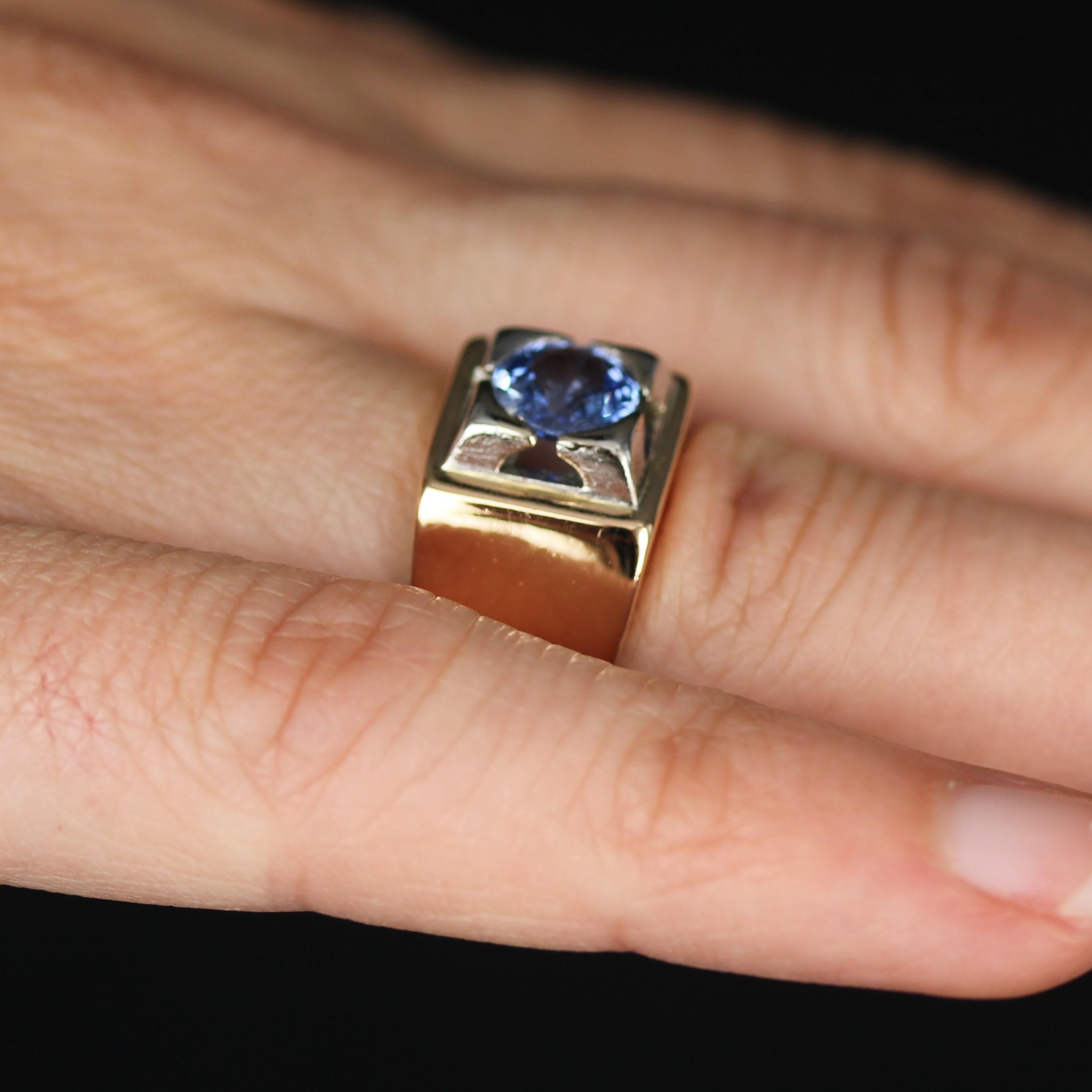 1940s Sapphire 18 Karat Yellow Gold Tank Signet Ring For Sale 4