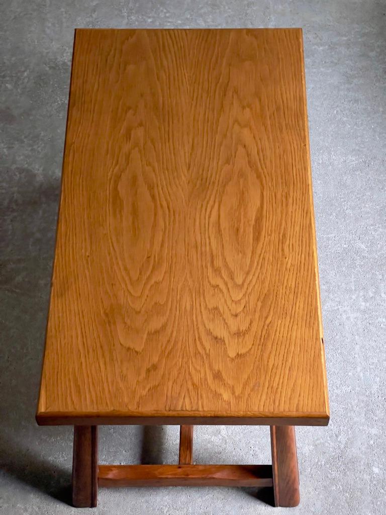 Mid-20th Century 1940s Scandinavian Cabinet Maker, Coffee Table in elegant patinated Oak  For Sale