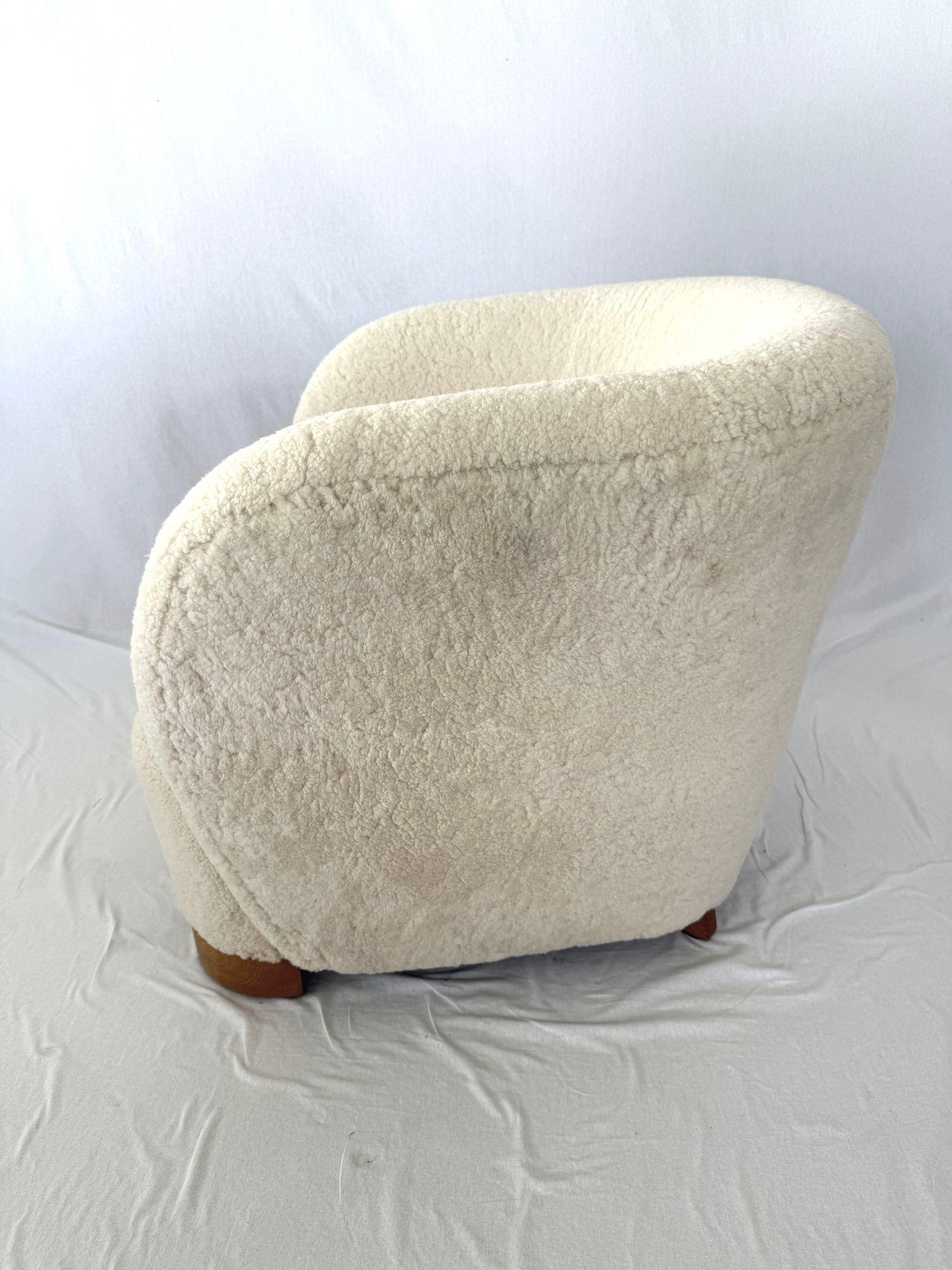 Silla de salón escandinava de piel de oveja / shearling de 1940 Danés