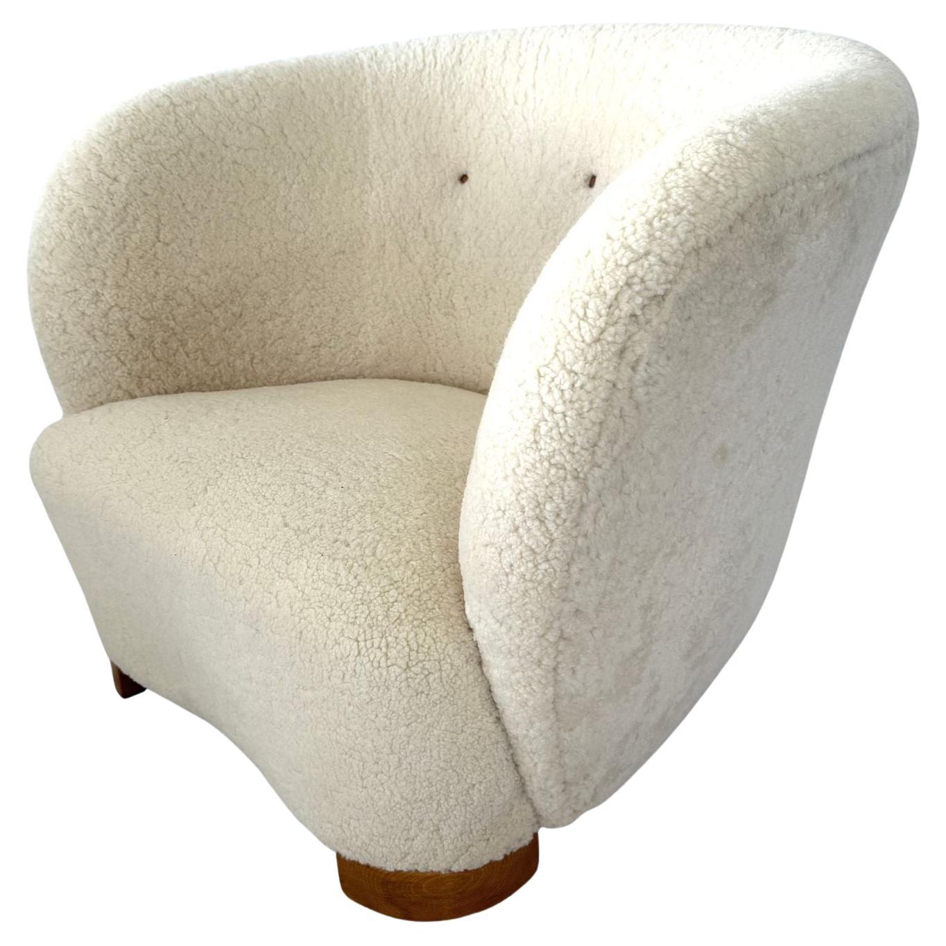 Silla de salón escandinava de piel de oveja / shearling de 1940