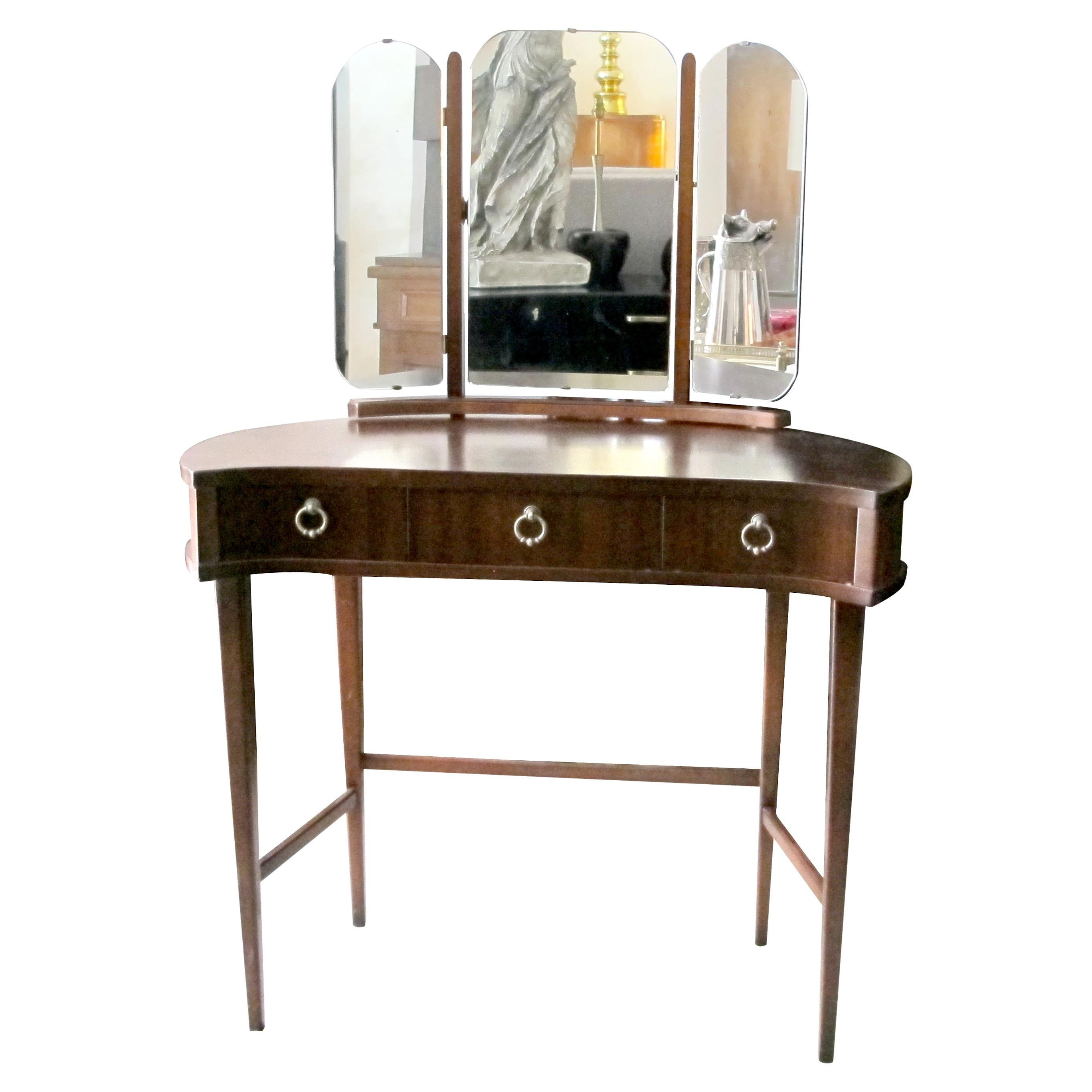 Mid-Century Modern 1940S Scandinavian Vanity Dressing Table With Its Triptych Mirror For Sale
