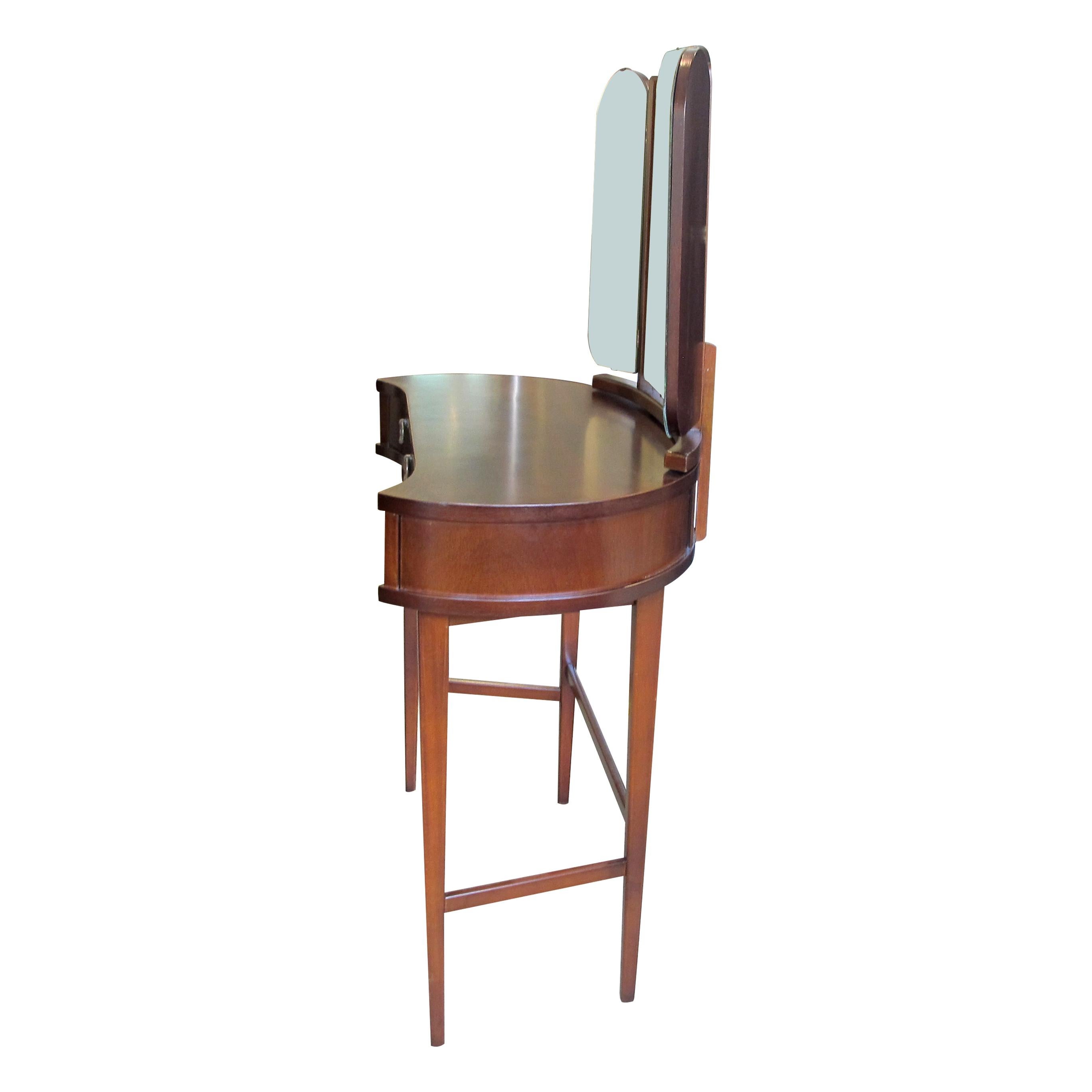 1940S Scandinavian Vanity Dressing Table With Its Triptych Mirror For Sale 1