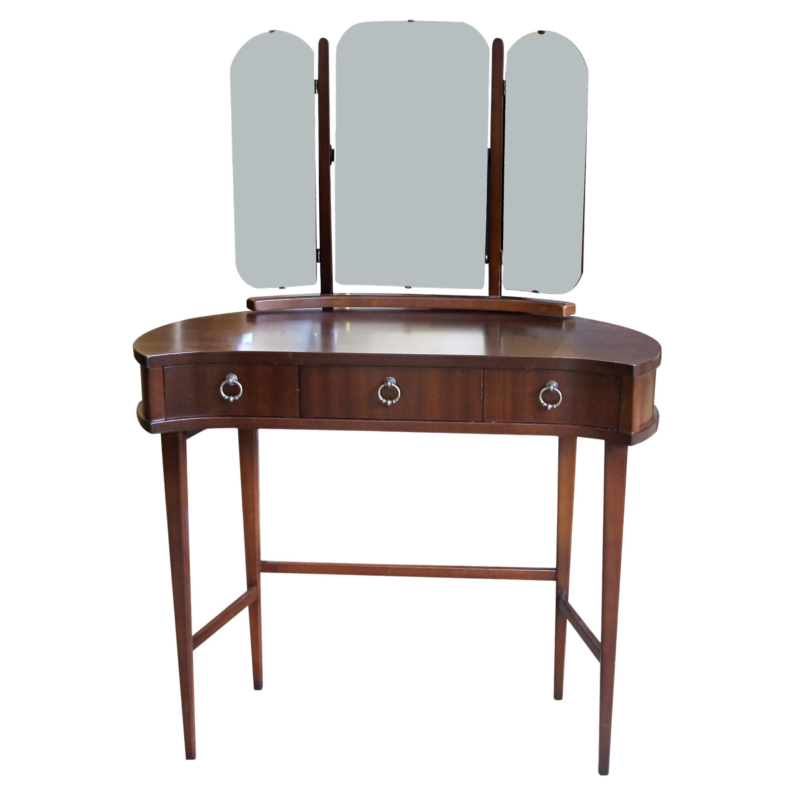 1940S Scandinavian Vanity Dressing Table With Its Triptych Mirror For Sale