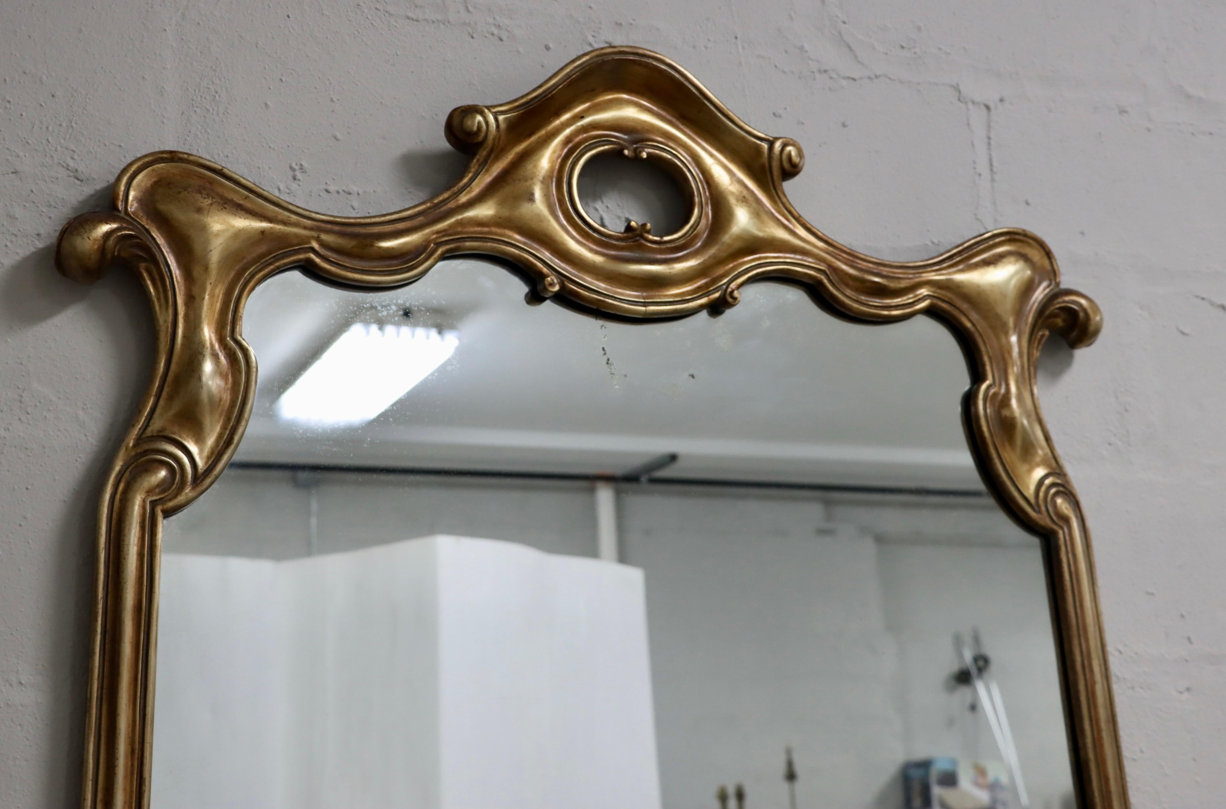 1940's Sculptural Large Gold And Silver Italian Wall Mirror In Good Condition For Sale In New York, NY