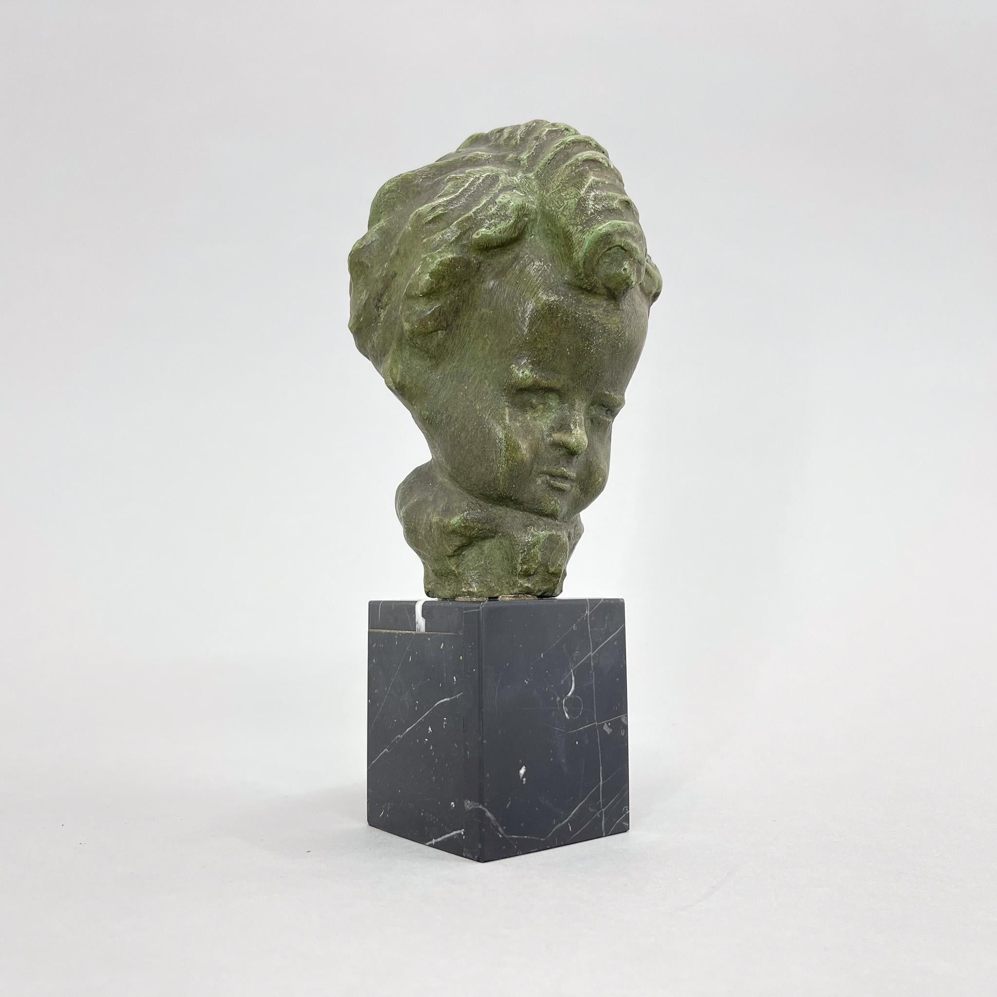 1940s Sculpture on Marble Base by E. Patris, Signed In Good Condition For Sale In Praha, CZ