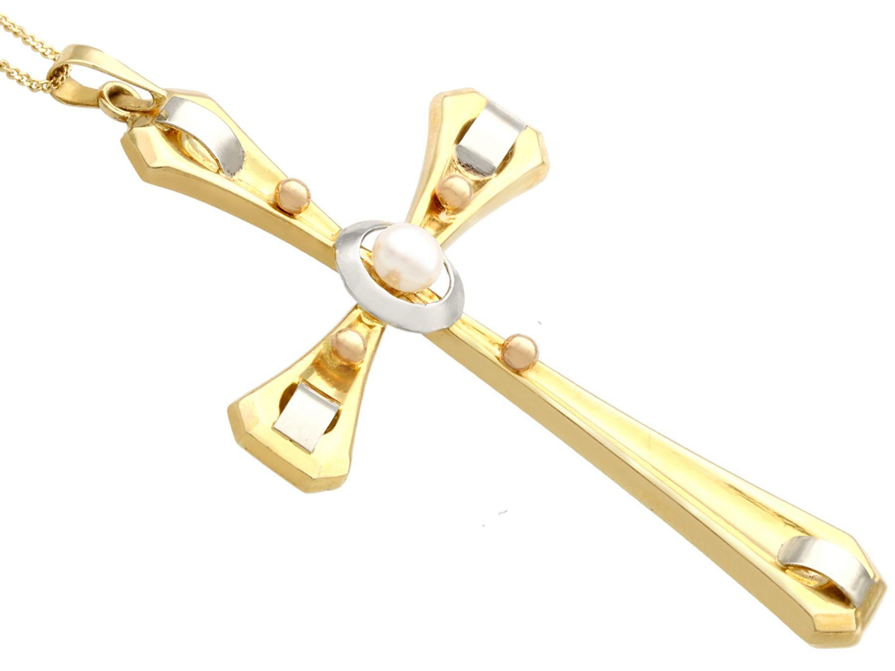 1940s Seed Pearl and Yellow Gold Cross Pendant In Excellent Condition For Sale In Jesmond, Newcastle Upon Tyne