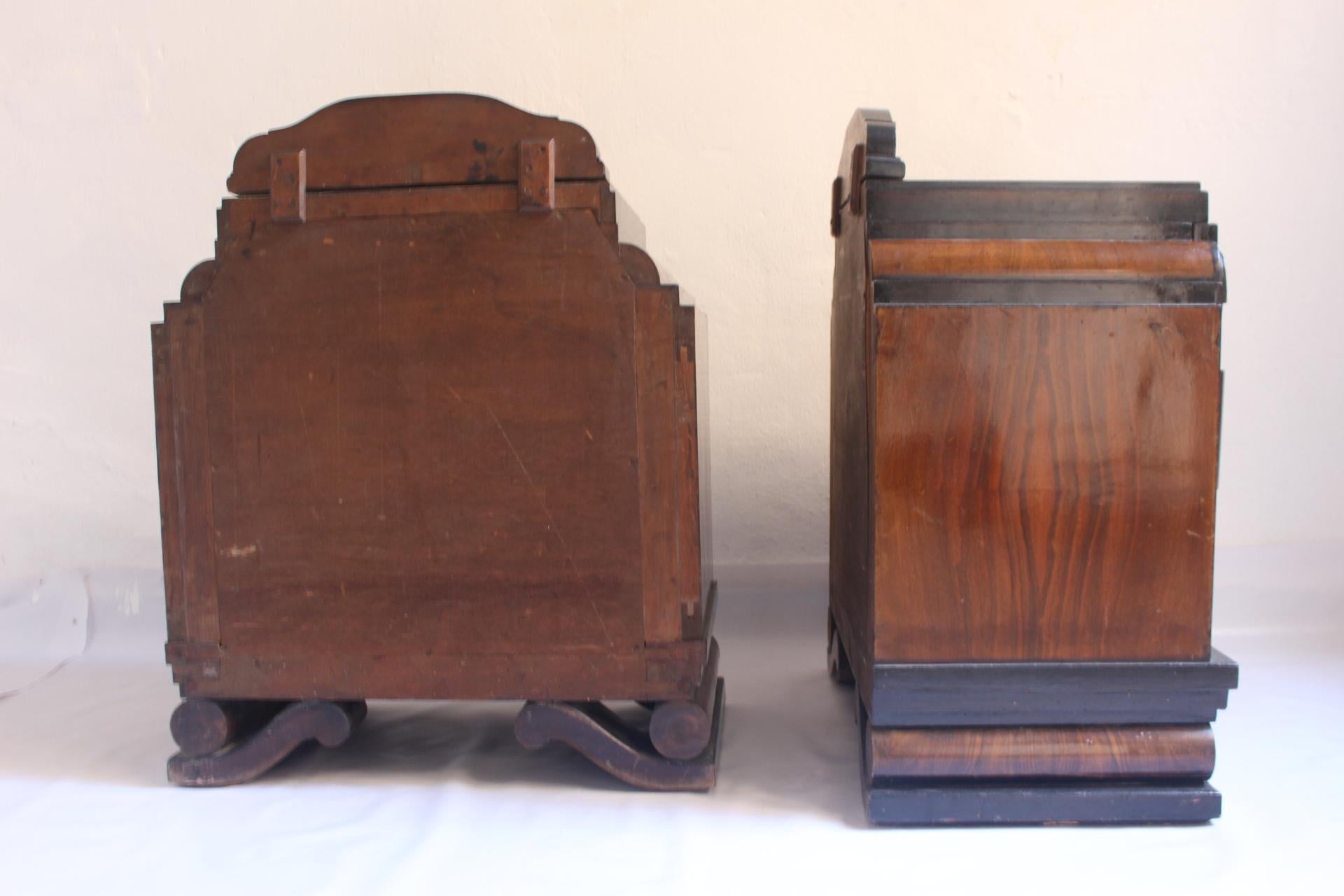 1940s Set of 2 Art Deco Spanish Walnut Nightstands 7