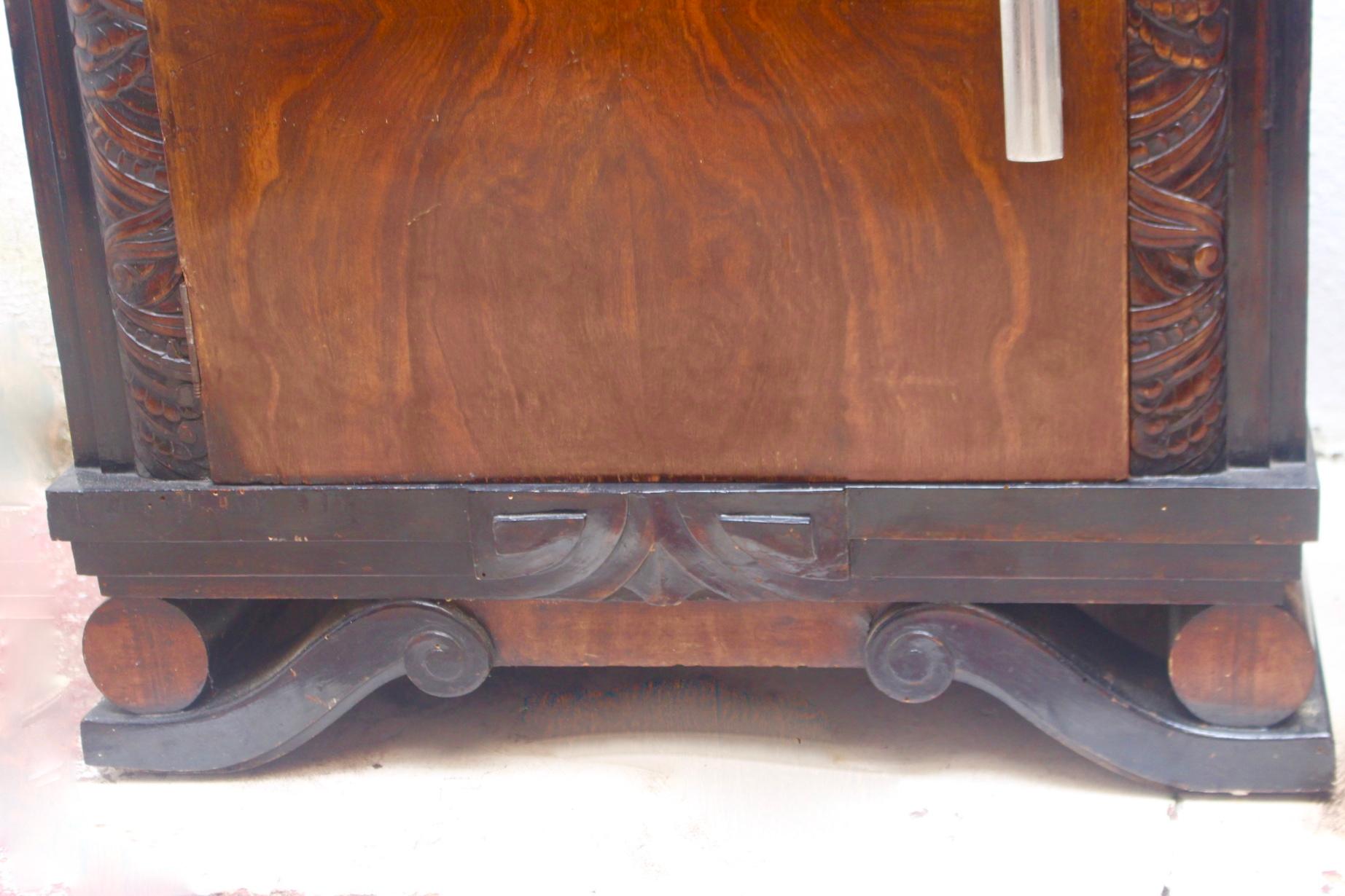 1940s Set of 2 Art Deco Spanish Walnut Nightstands 8