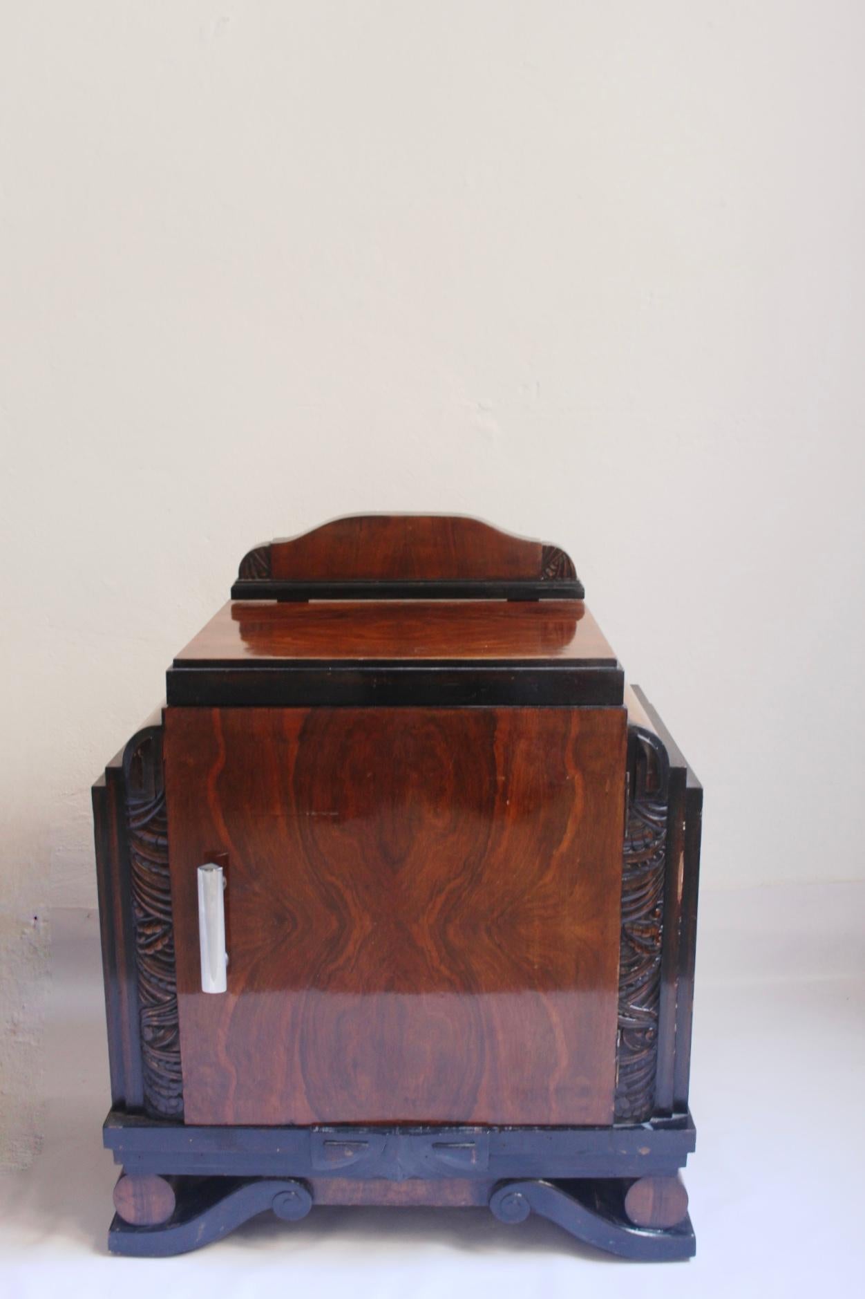 1940s Set of 2 Art Deco Spanish Walnut Nightstands 2