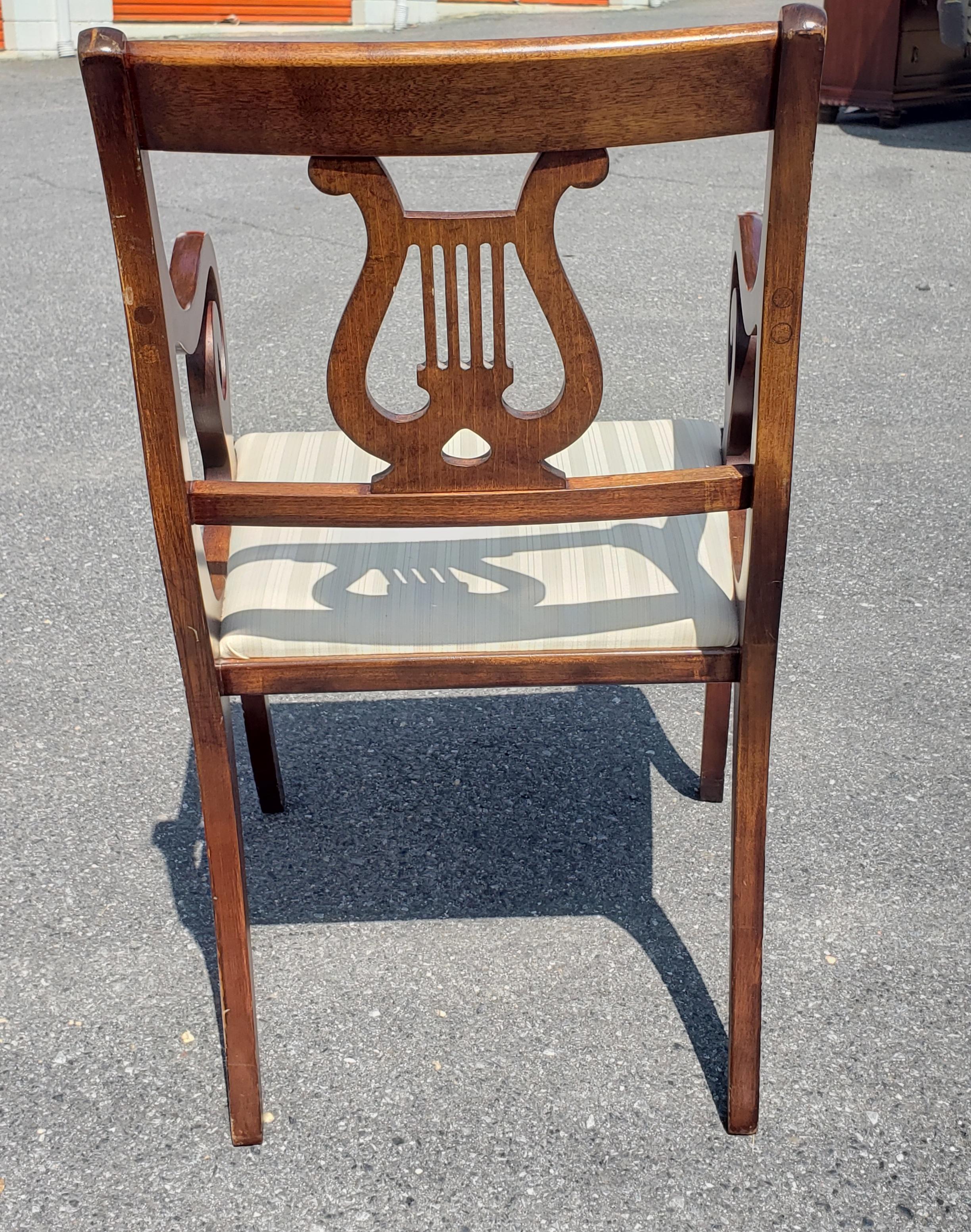 1940s Set of 6 Refinished Mahogany Klismos Lyre Back Chairs en vente 4