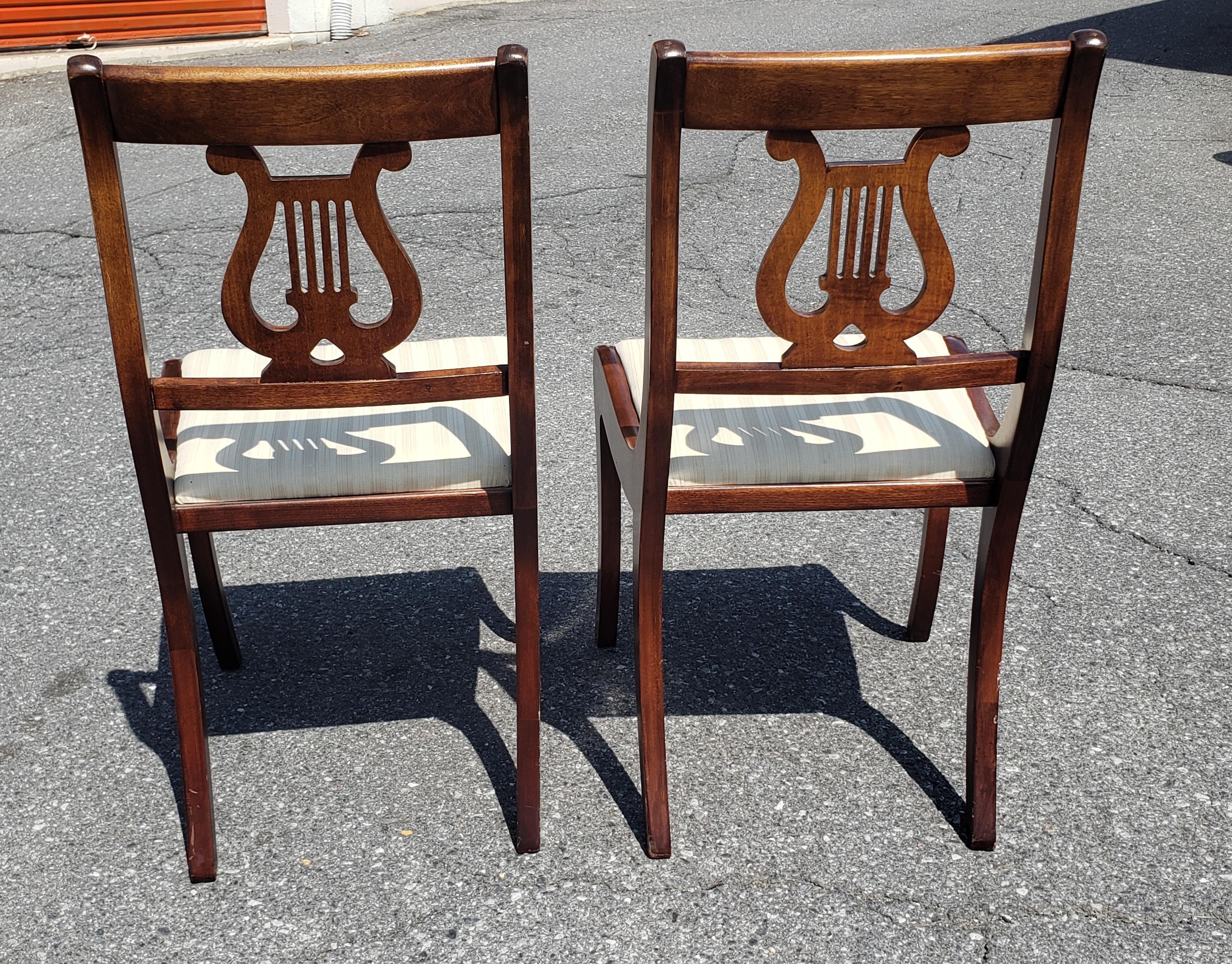 1940s Set of 6 Refinished Mahogany Klismos Lyre Back Chairs In Good Condition For Sale In Germantown, MD
