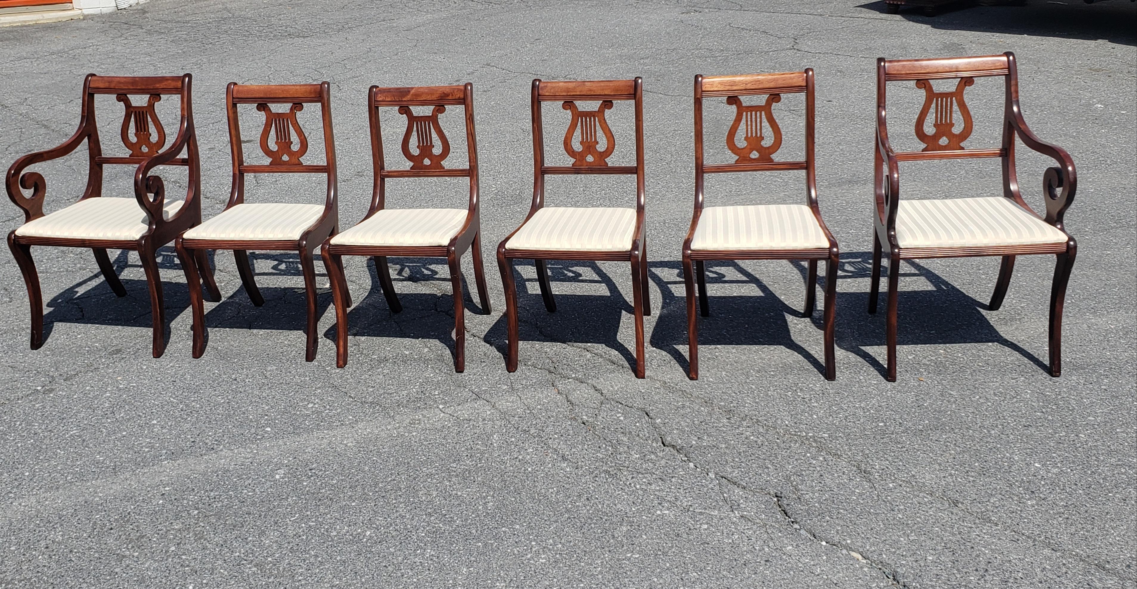 1940s Set of 6 Refinished Mahogany Klismos Lyre Back Chairs en vente 1