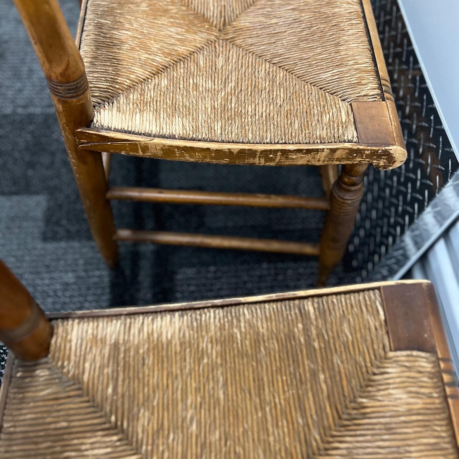 1940's Set of 8 Vintage Hitchcock Rush Seat Chairs with Stenciled Fruit Motif For Sale 4