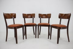 Ensemble de quatre chaises de salle à manger des années 1940, Tchécoslovaquie