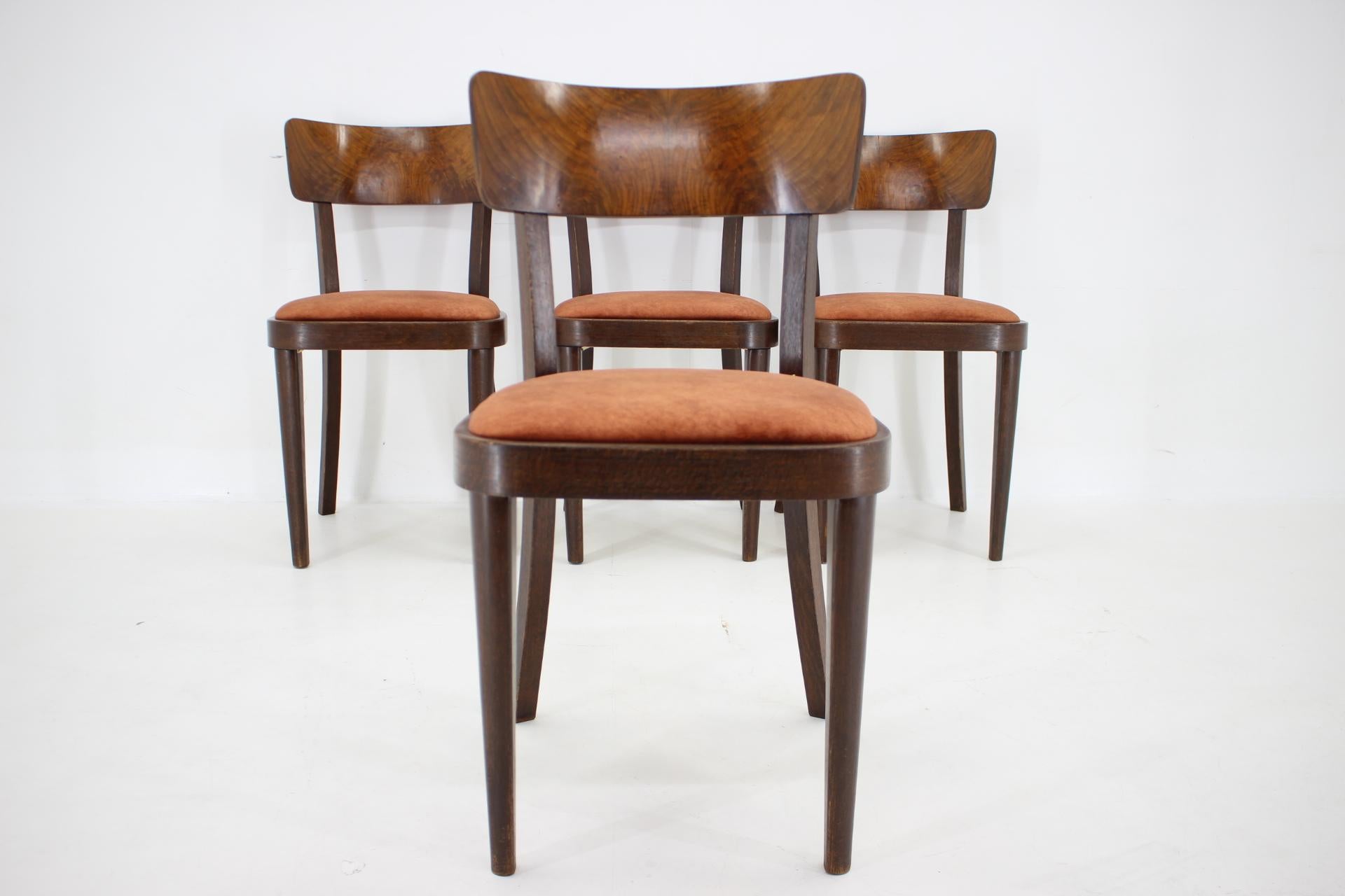 Mid-Century Modern 1940s Set of Four Dining Chairs, Czechoslovakia For Sale