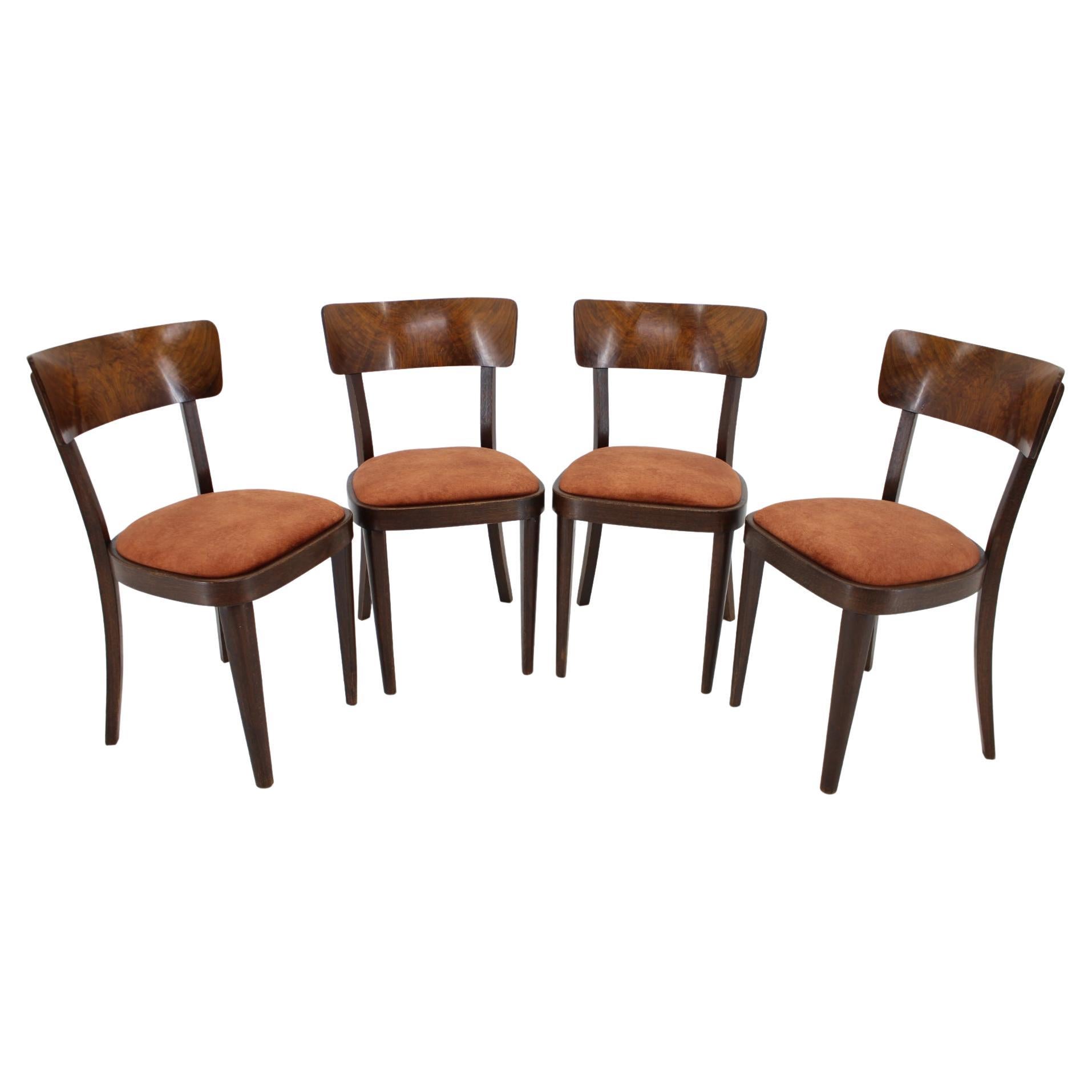 Ensemble de quatre chaises de salle à manger des années 1940, Tchécoslovaquie en vente
