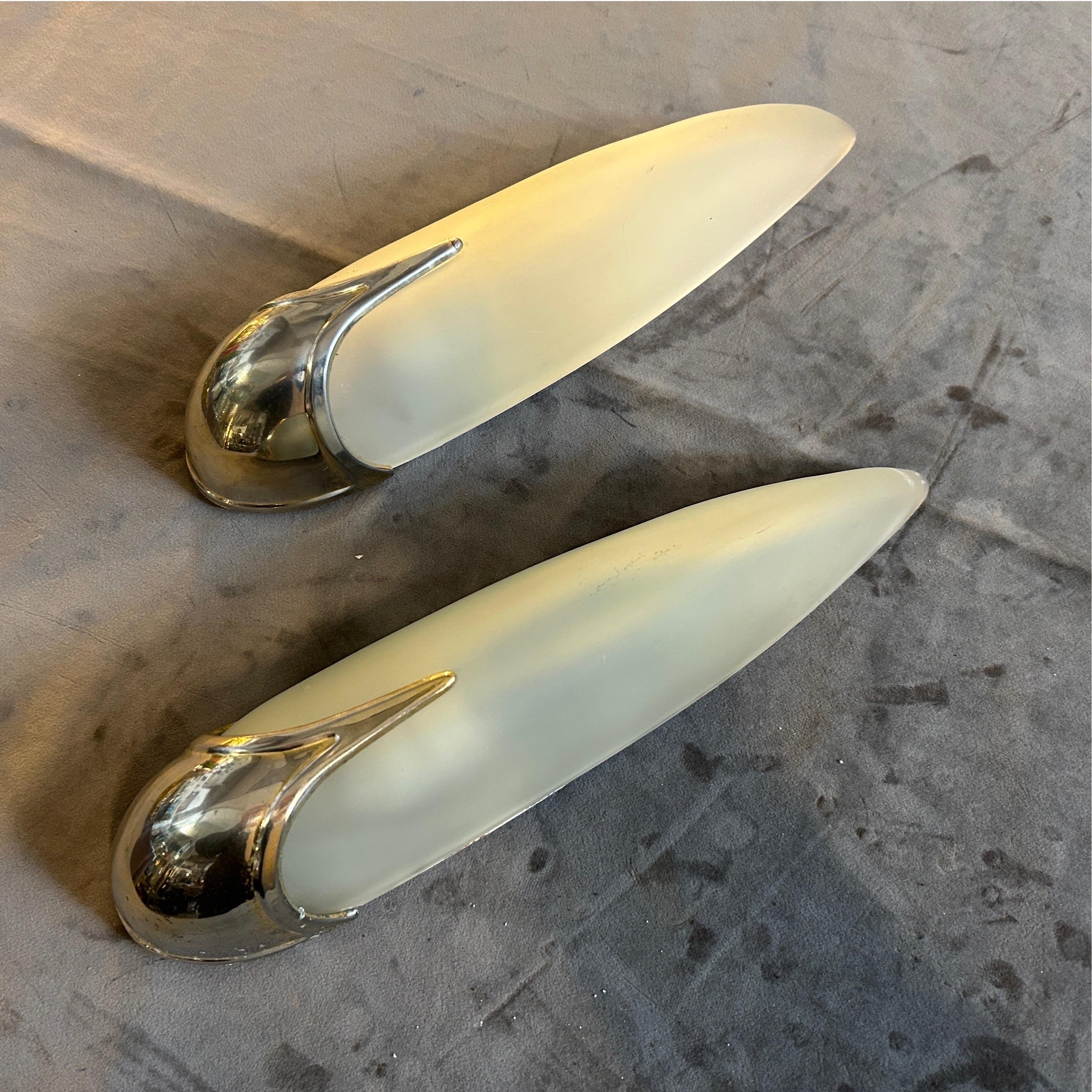 1940s Set of Two Art Deco Metal and Oblong Glass Italian Wall Sconces 5