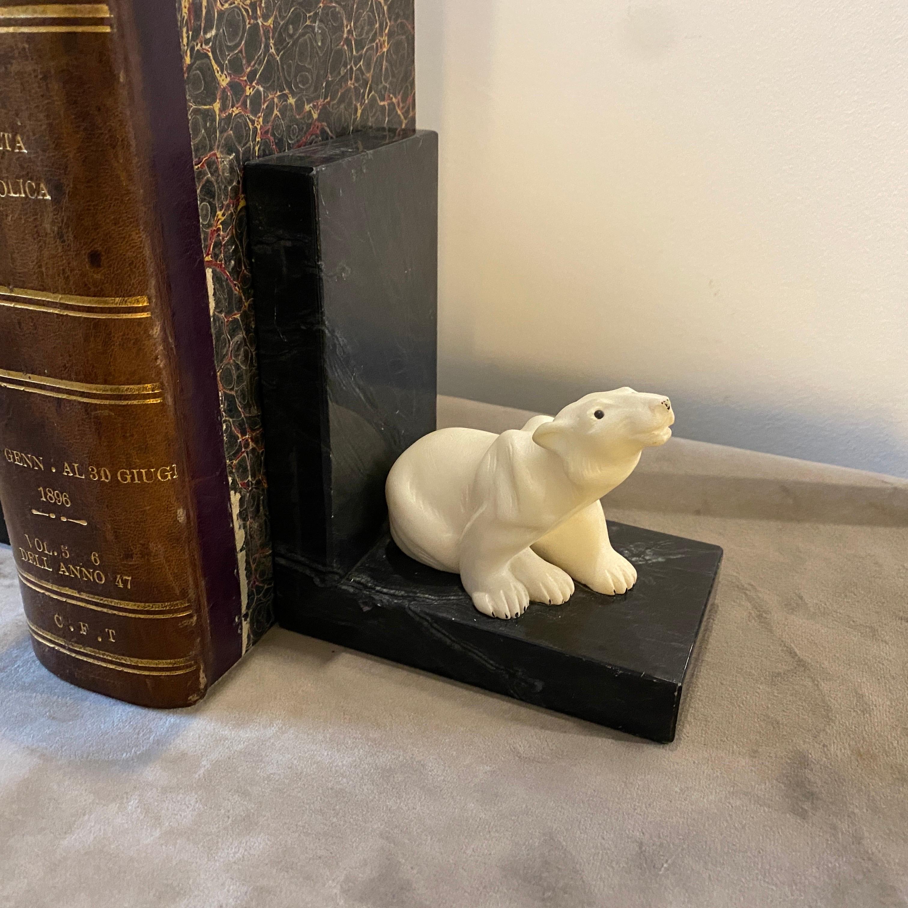 1940s Set of Two Art Deco White and Black Marble Bookends In Good Condition In Catania, Sicilia