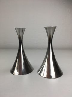 Ensemble de deux bougeoirs circulaires danois Just Andersen en étain des années 1940