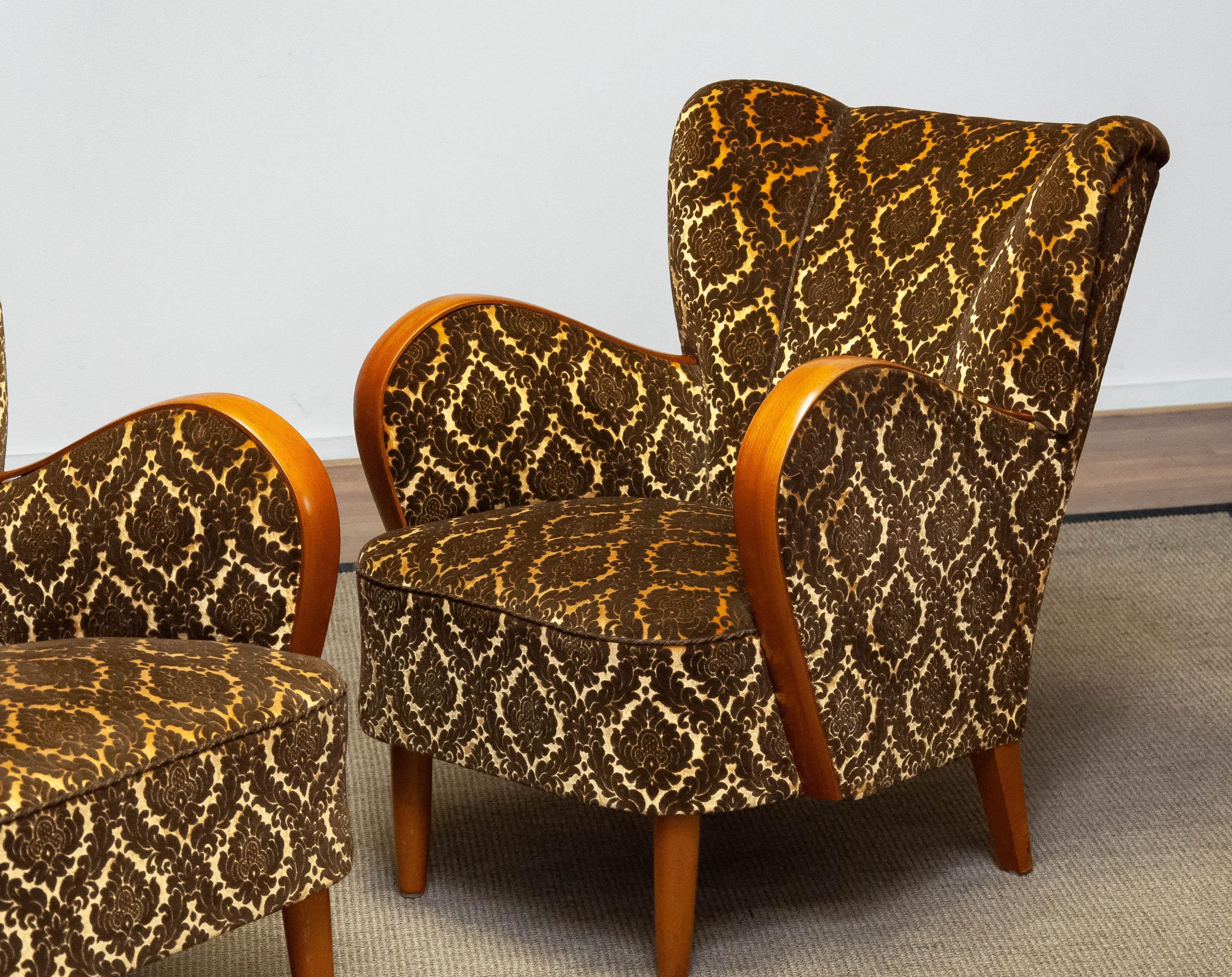 Juego de 1940 de sillones de terciopelo bicolor con reposabrazos de olmo en venta 11