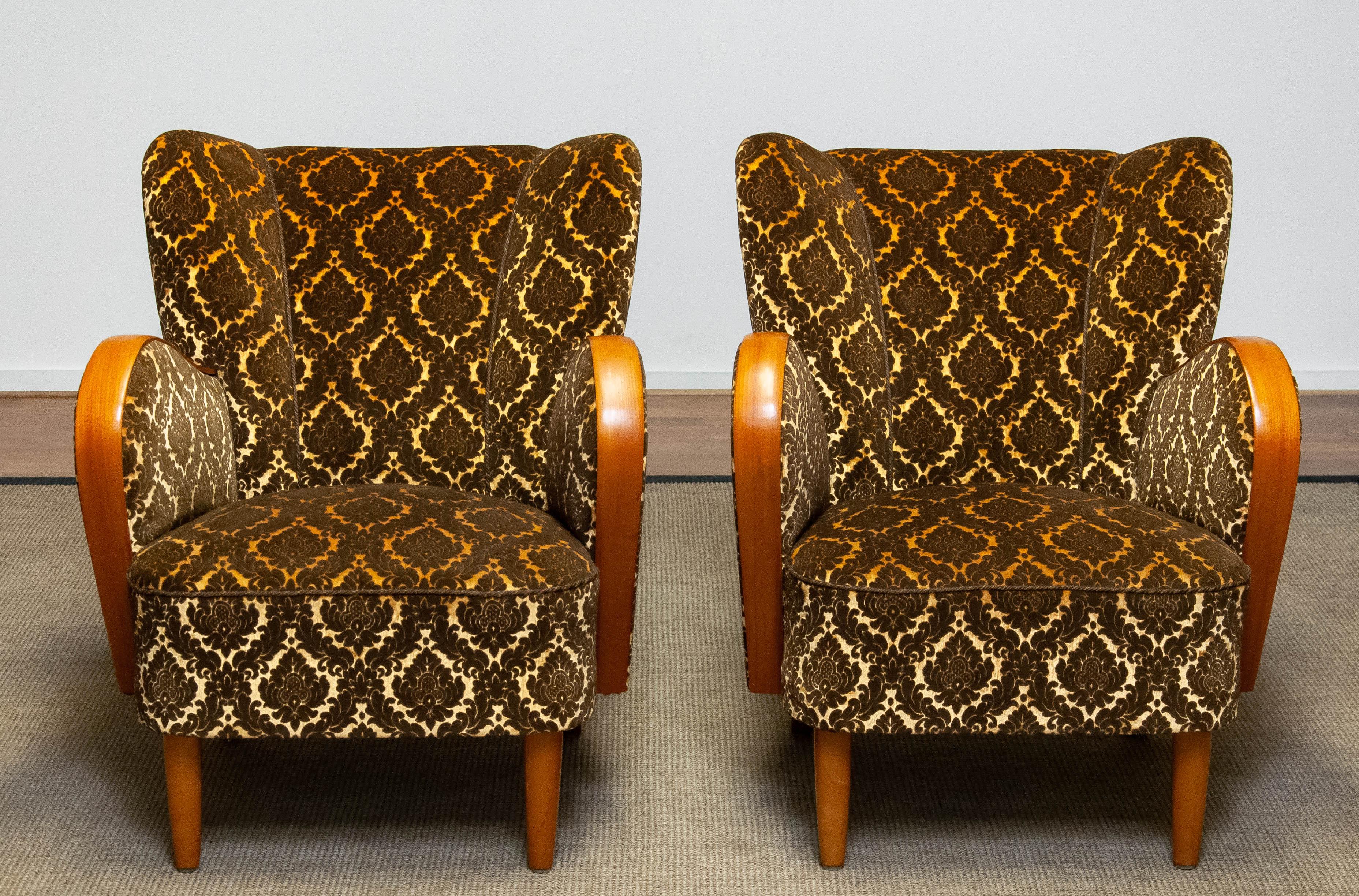 Juego de 1940 de sillones de terciopelo bicolor con reposabrazos de olmo Art Decó en venta