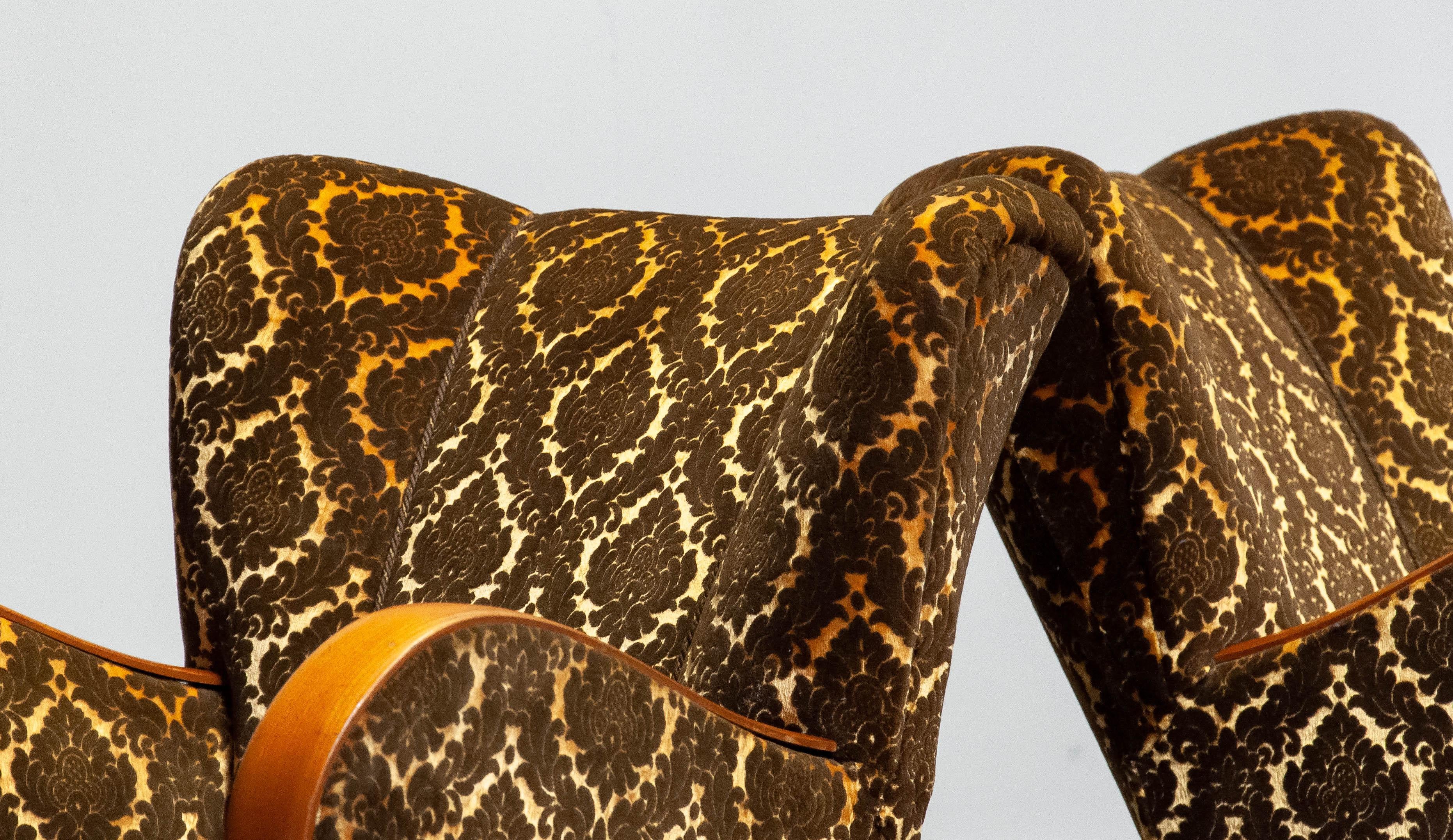 Juego de 1940 de sillones de terciopelo bicolor con reposabrazos de olmo en venta 1
