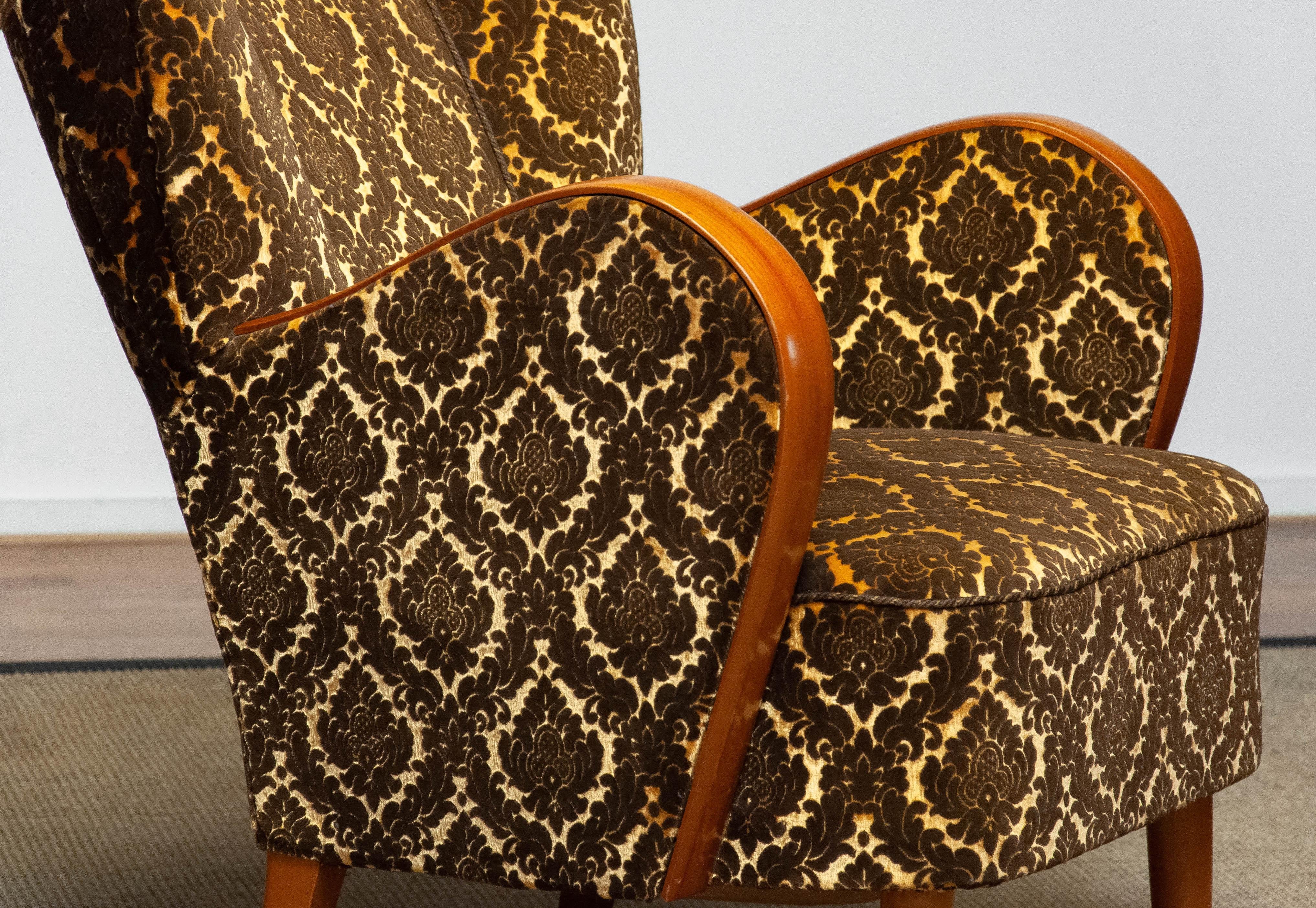 Juego de 1940 de sillones de terciopelo bicolor con reposabrazos de olmo en venta 2