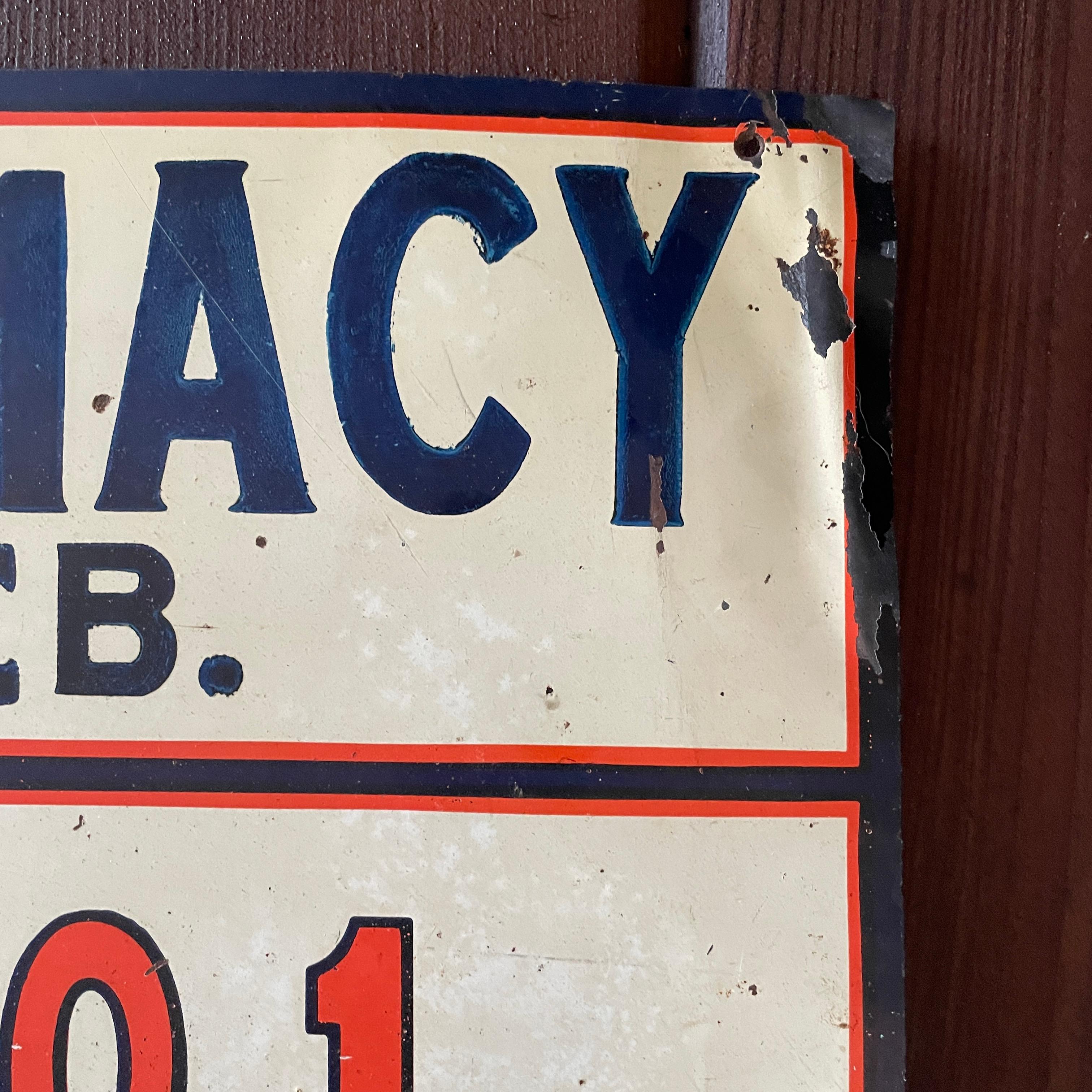 Dipinto 1940s Shelton Pharmacy Nebraska Painted Tin Sign Kreso Dip No.1 Medicina d'epoca in vendita