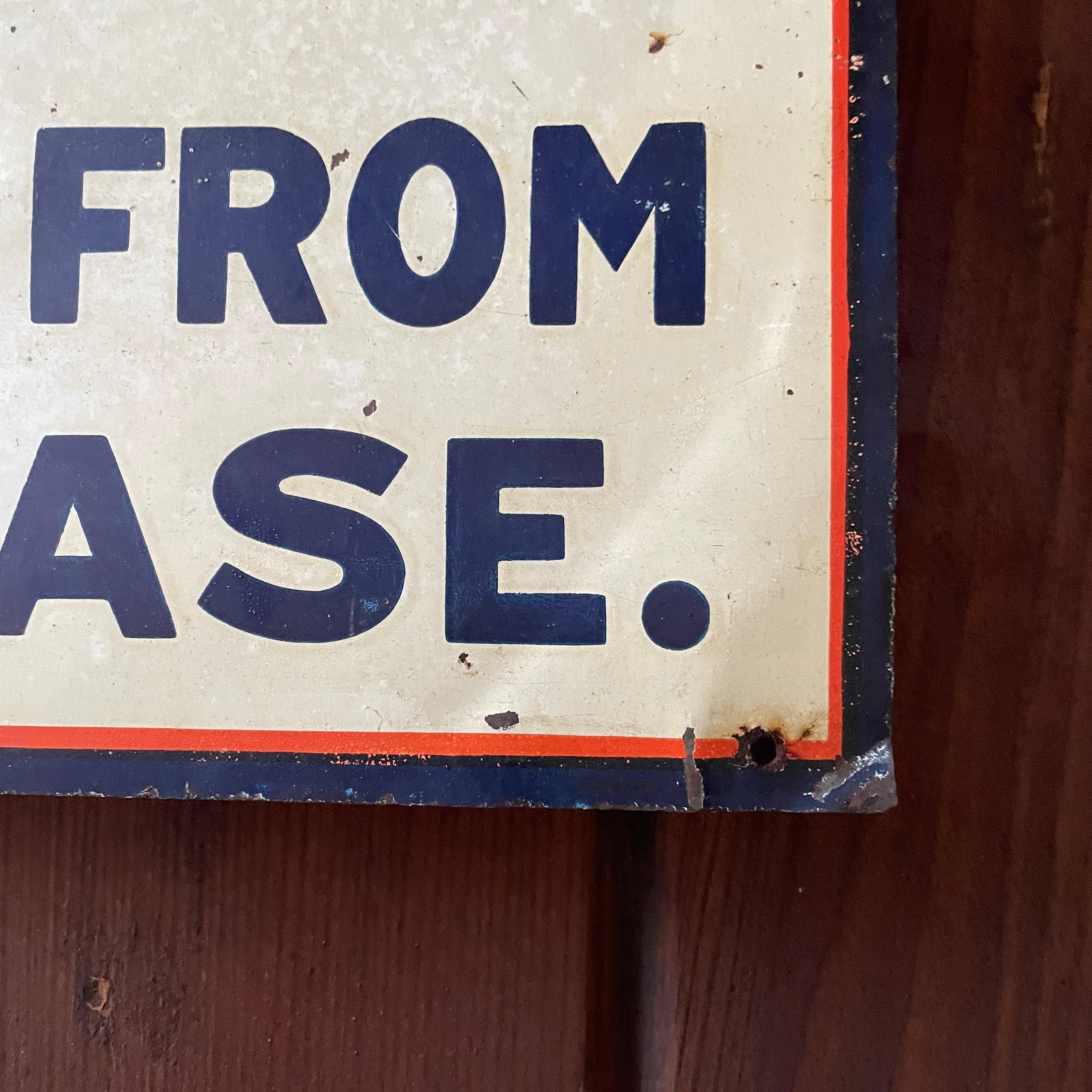 Metà XX secolo 1940s Shelton Pharmacy Nebraska Painted Tin Sign Kreso Dip No.1 Medicina d'epoca in vendita