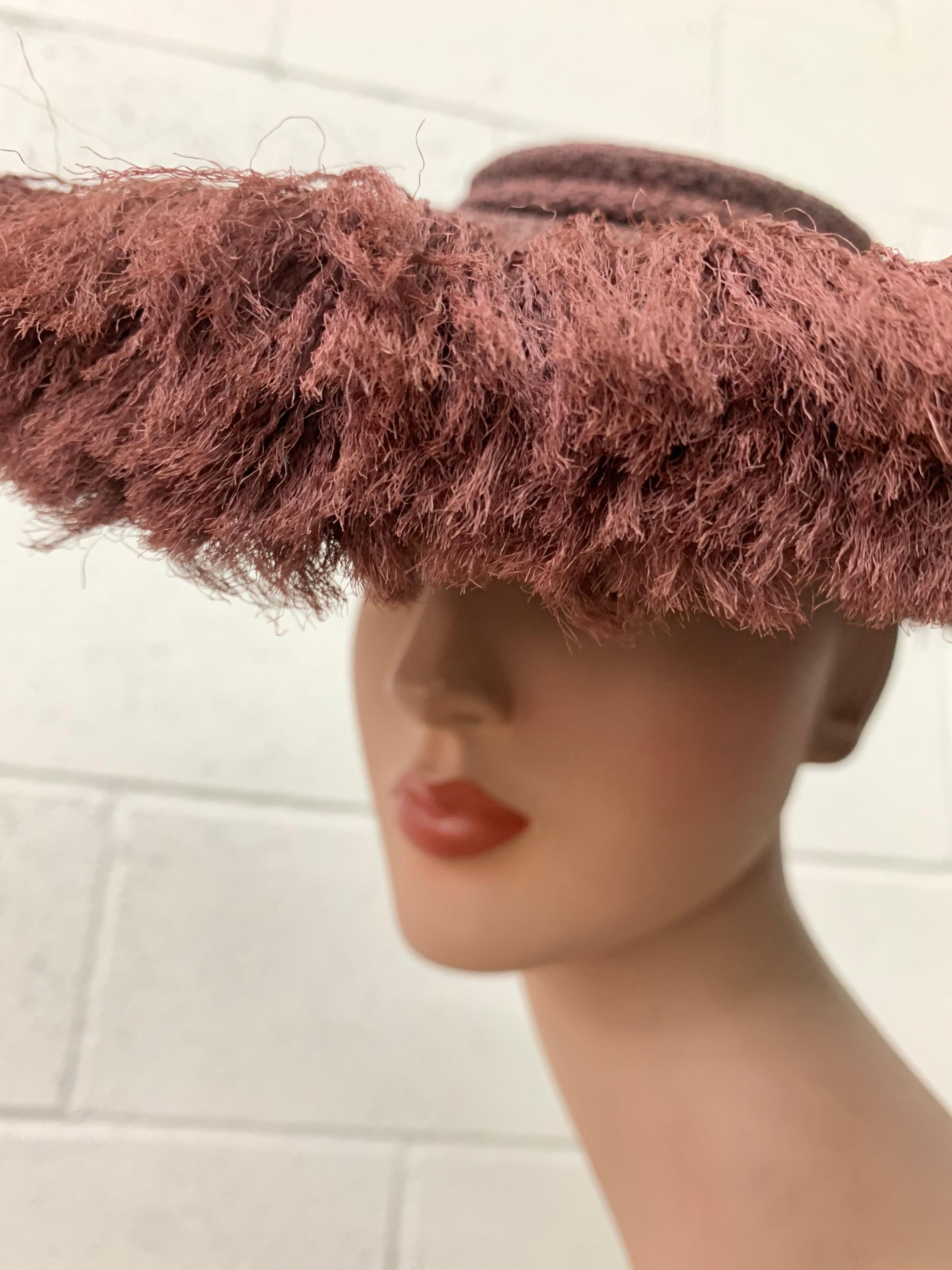 1940s Shenley's Cocoa Brown Rayon Woven & Fringed Saucer Hat w Low Crown In Excellent Condition For Sale In Gresham, OR