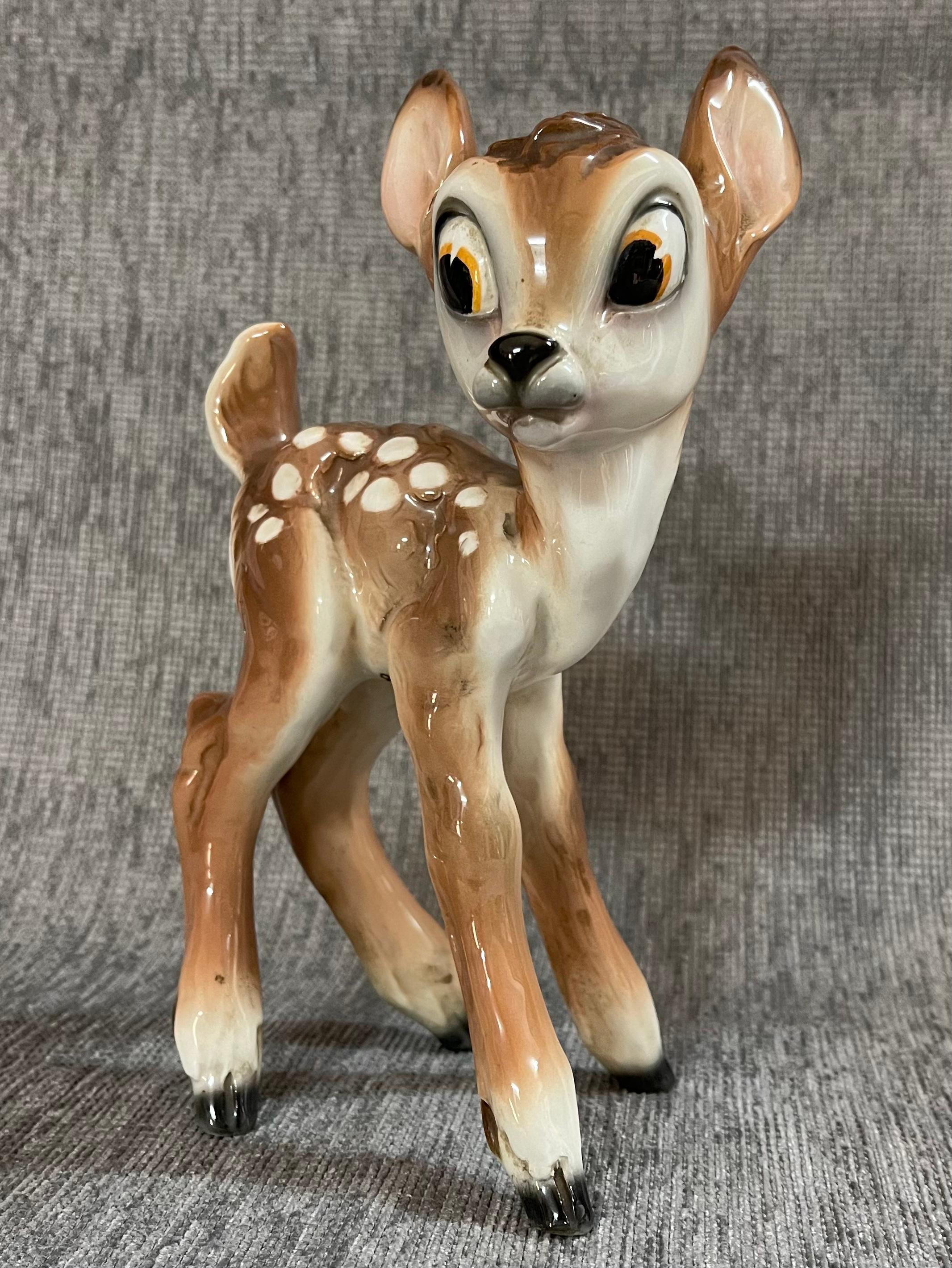 1940er Jahre signiert Animalier Walt Disney Keramik Bambi 

Seltene und wunderbare Keramik Bambi durch Gießen geformt und glasiert in polychrome unter Glasur.
 Entworfen von Mario Bandini für ZACCAGNINI . 
Made by concession of Walt Disney