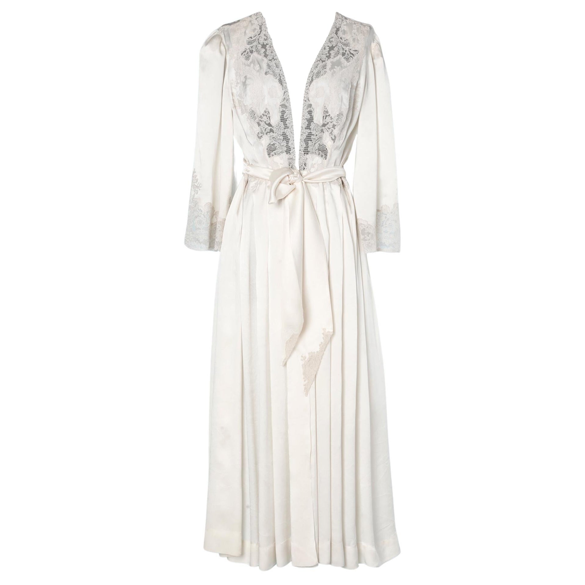 1940
s silk and lace deshabillé ( Robe)
