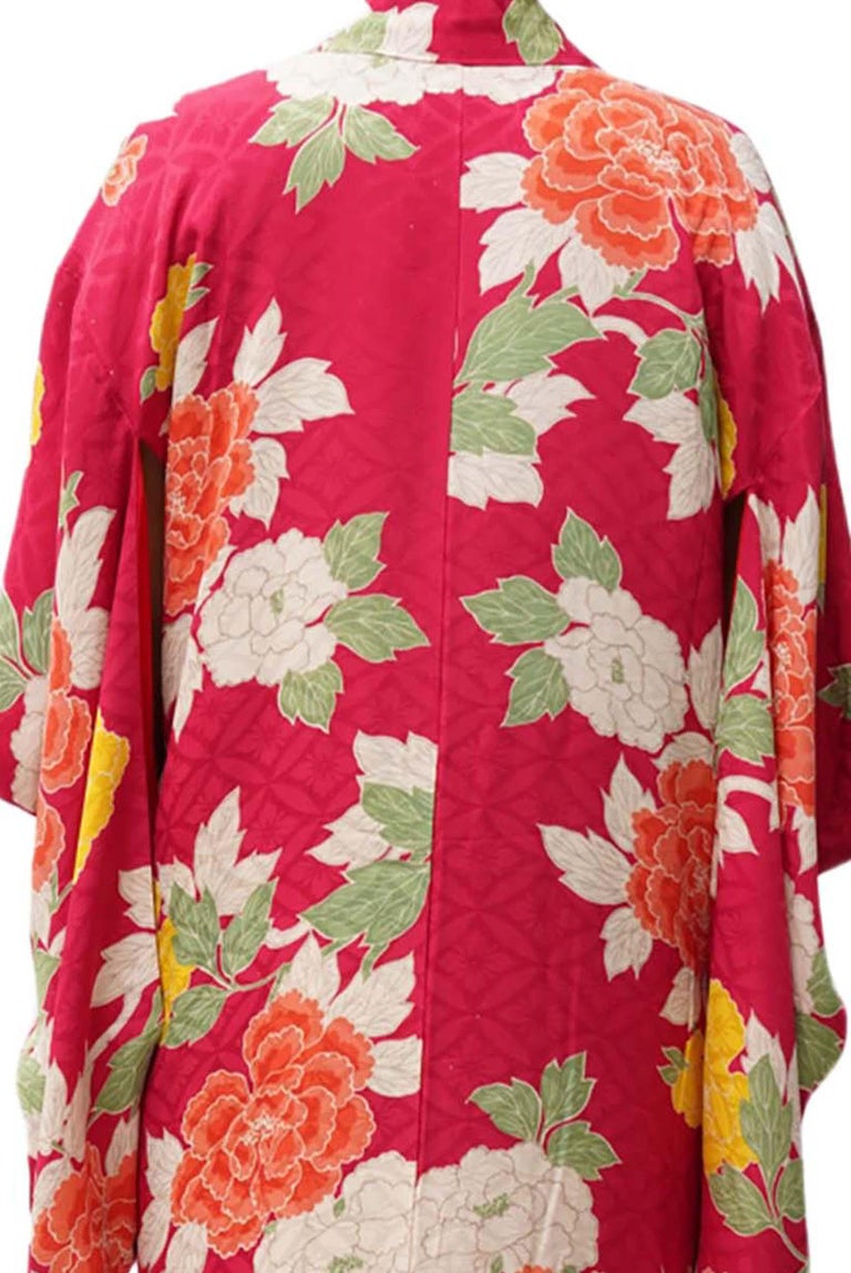 1940S Silk Fuchsia Ground And Floral Pattern Kimono For Sale at 1stDibs
