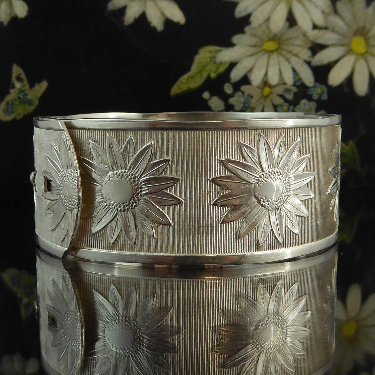 1940s Silver Buckle Bangle, Daisy Flower Pattern, Adjustable, Hallmarked Chester 2