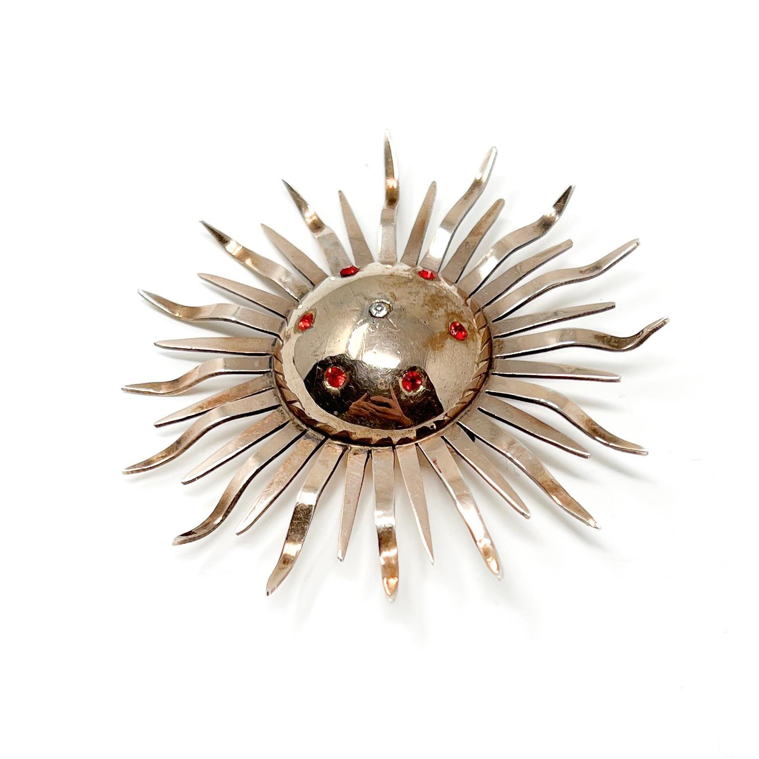 1940s Silver Gilt Sunburst Design Vintage Brooch and Earrings Set Bon état - En vente à Skelmersdale, GB