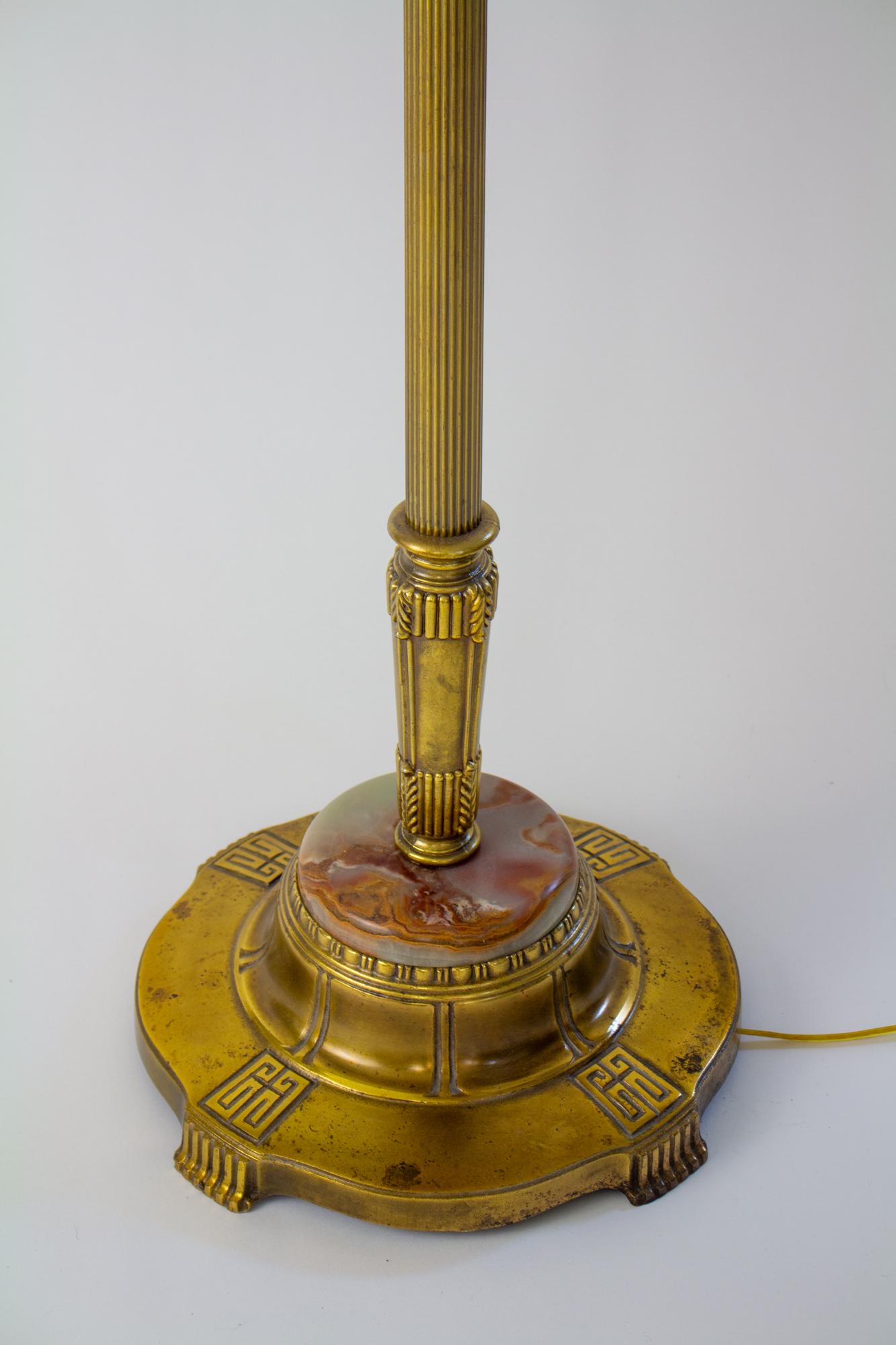 1940er Sechsfach-Stehlampe mit rotem Onyx (Art déco) im Angebot