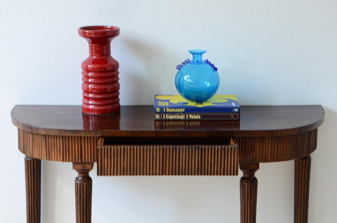 Italian 1940's small console with curved reeded wood