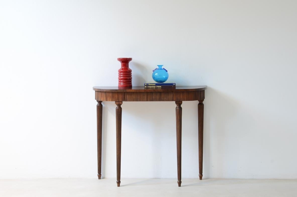 1940's small console with curved reeded wood In Excellent Condition In Milano, IT