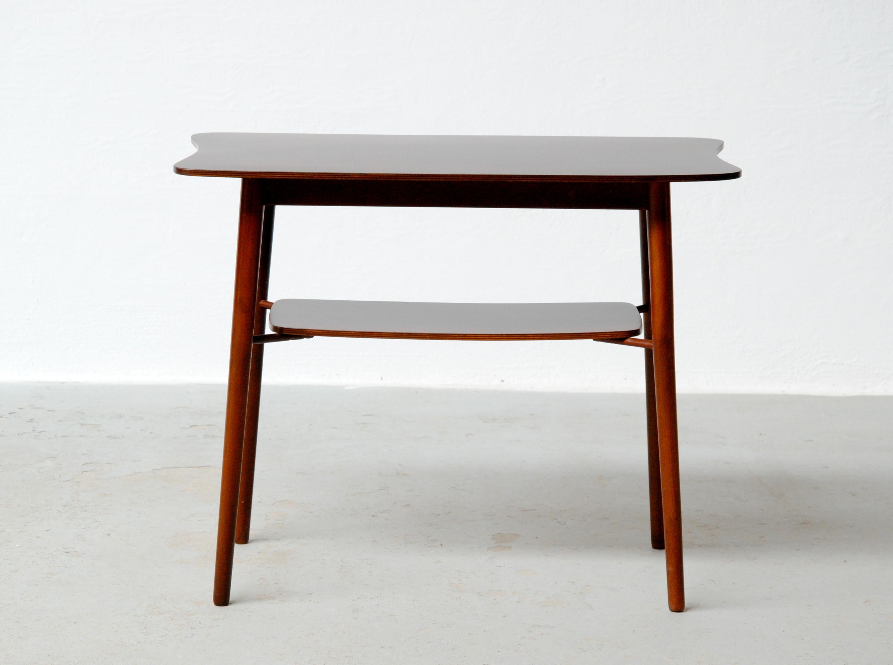 Mid-Century Modern 1940s Small Danish Coffee Table in Tanned Oak For Sale